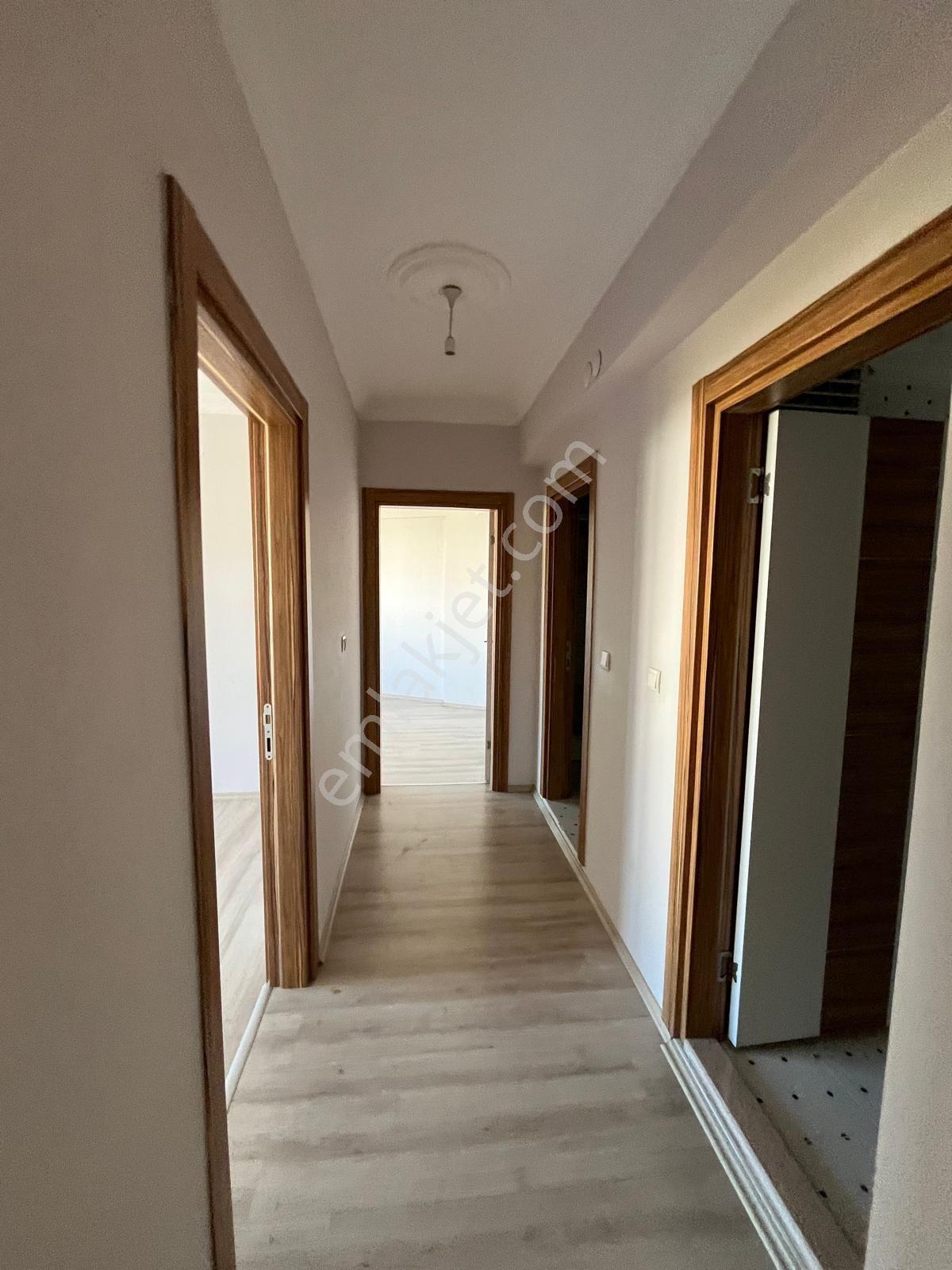 Cide Demiraş Emlaktan Çarşı Merkezinde Kiralık 3+1 Daire - Görsel 17