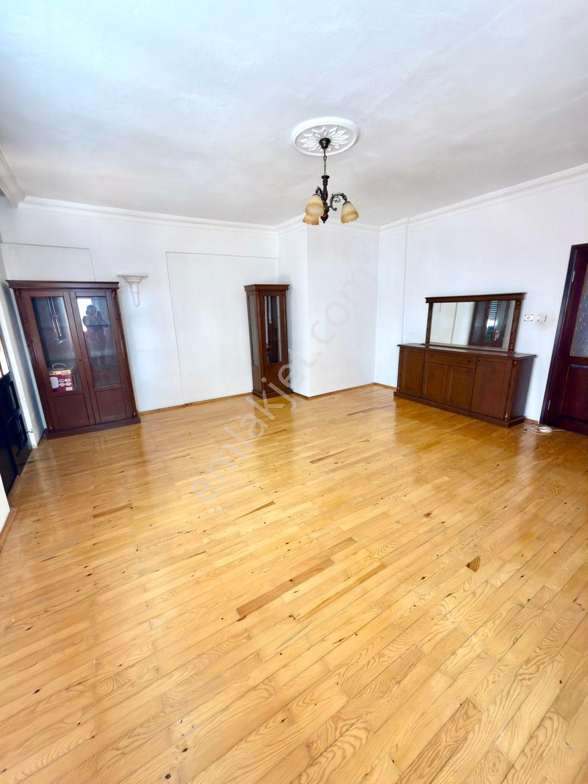Temel Eğitim Mahallesi'nde Okullar Bölgesinde Ebeveyn Banyolu Geniş Ve Ferah 3+1 Kiralık Daire - Görsel 15