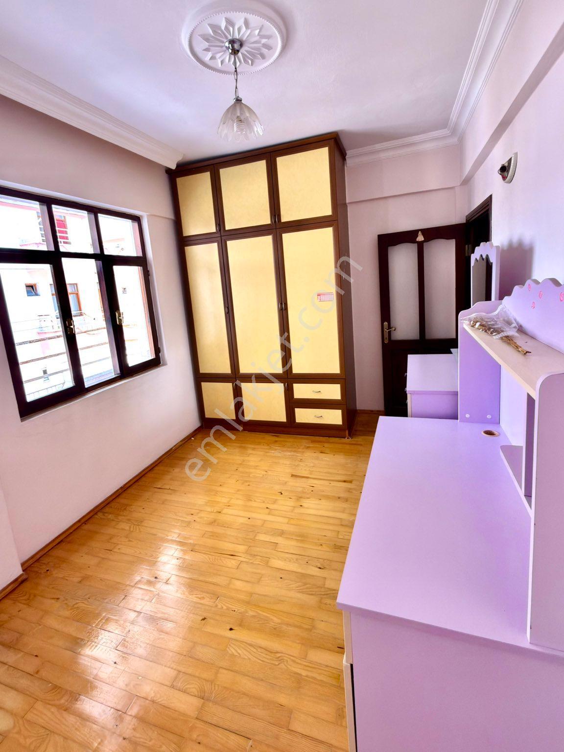 Temel Eğitim Mahallesi'nde Okullar Bölgesinde Ebeveyn Banyolu Geniş Ve Ferah 3+1 Kiralık Daire - Görsel 8