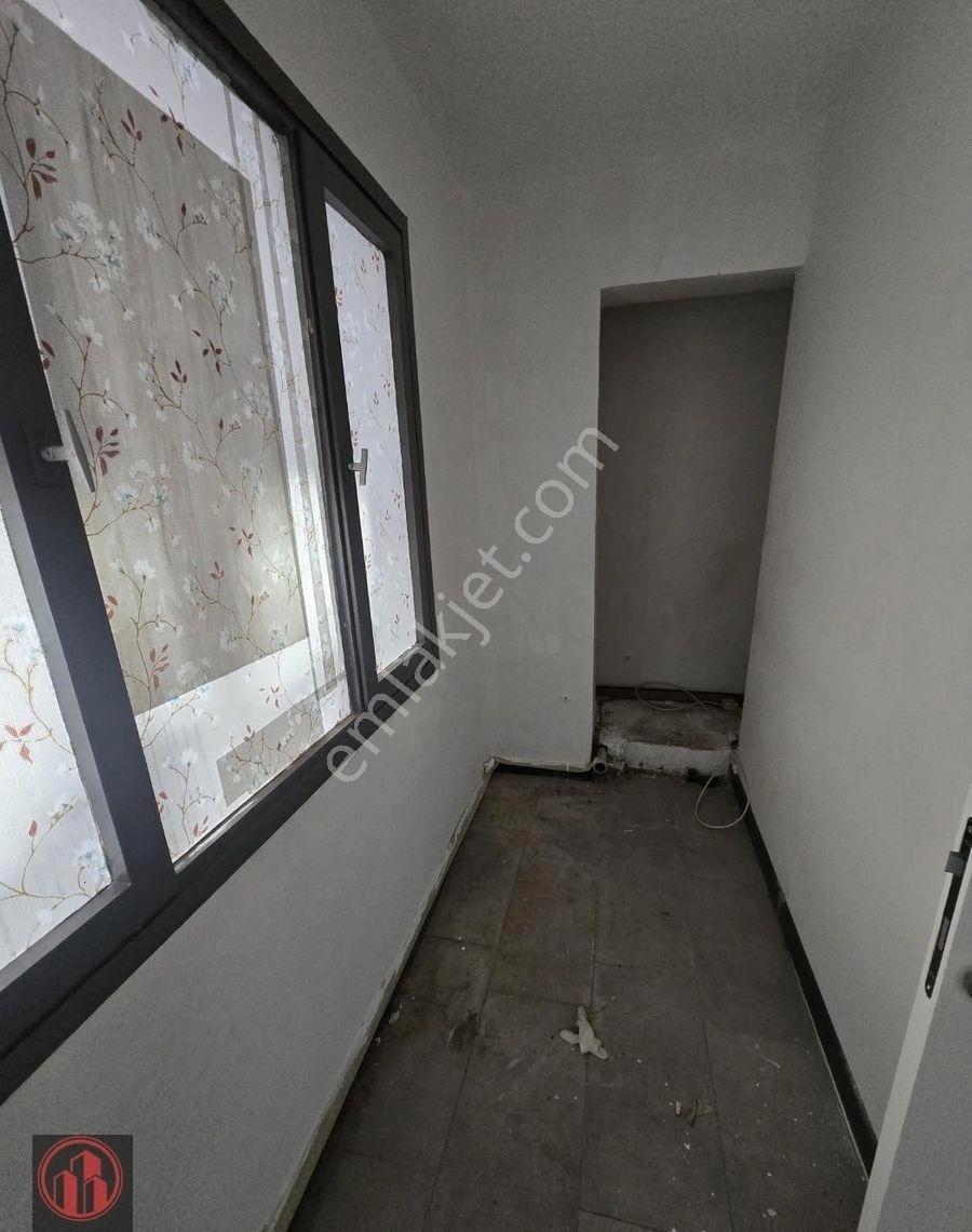 Balçovada Sakarya Caddesi Üzeri İşlek Konumda Kiralık Dükkan - Görsel 15