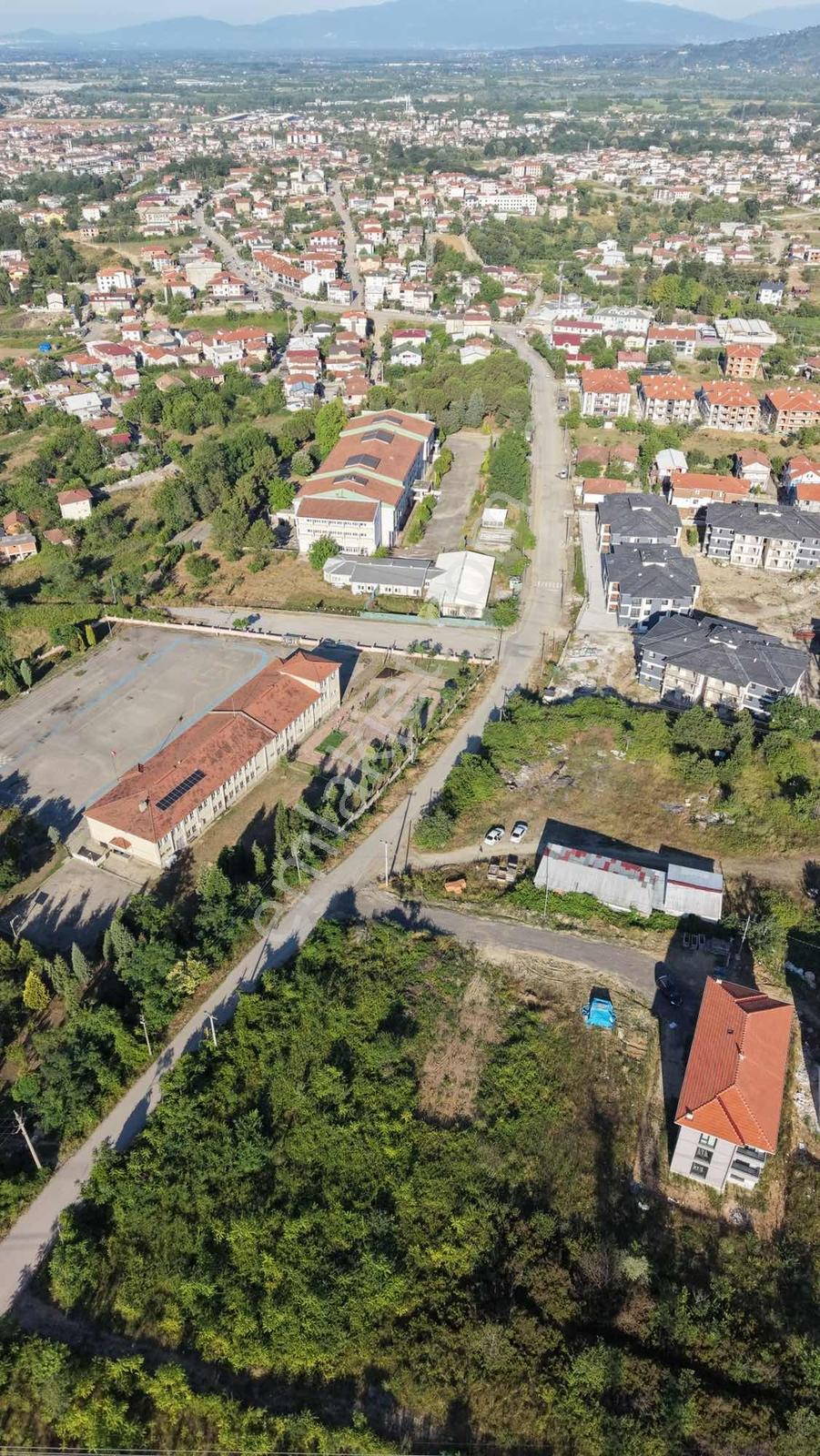 Arifiye'yeni Kampüs Alanında İmarlı 530m2 Arsa