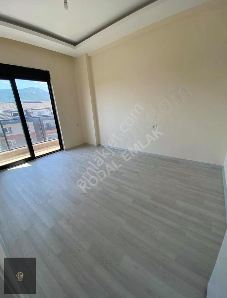 Karakocalı'da Havuzlu Sitede 1+1 Kiralık Daire