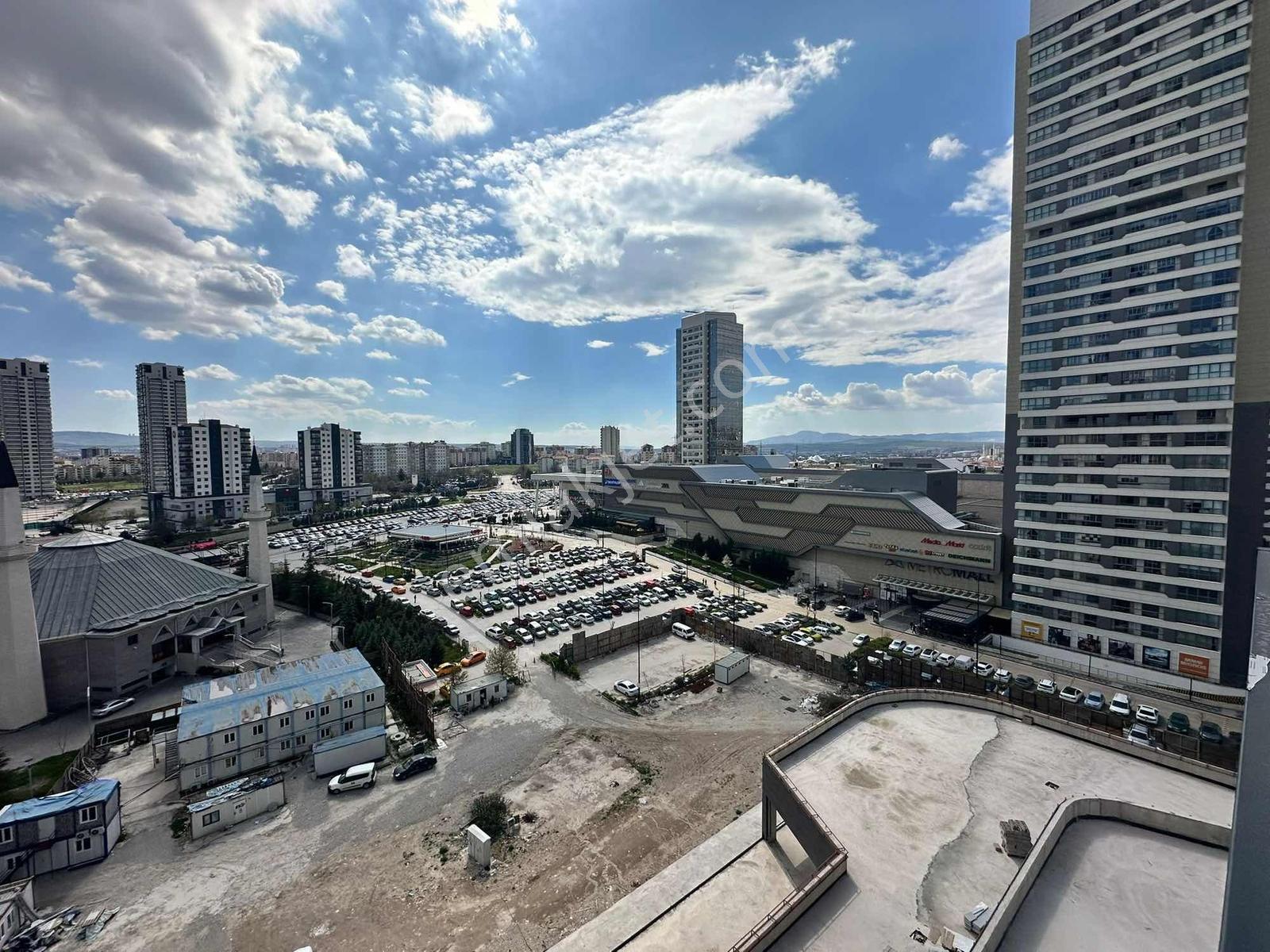 Eryaman Metromall Teras Evler 15 Kat Köşe Daire