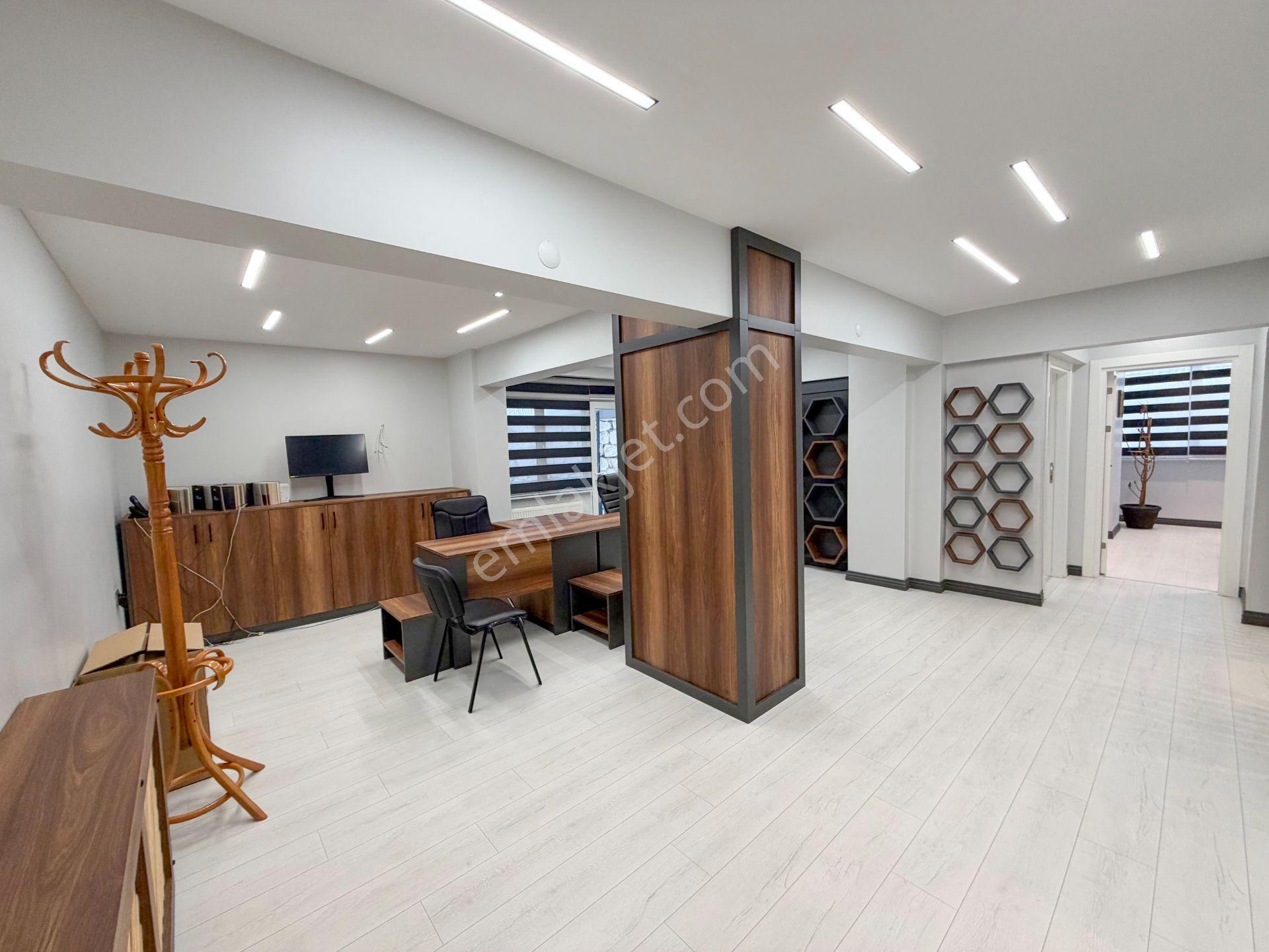 56 Larda İçi Yapılı Mobilyalı Kiralık Ofis - Görsel 12