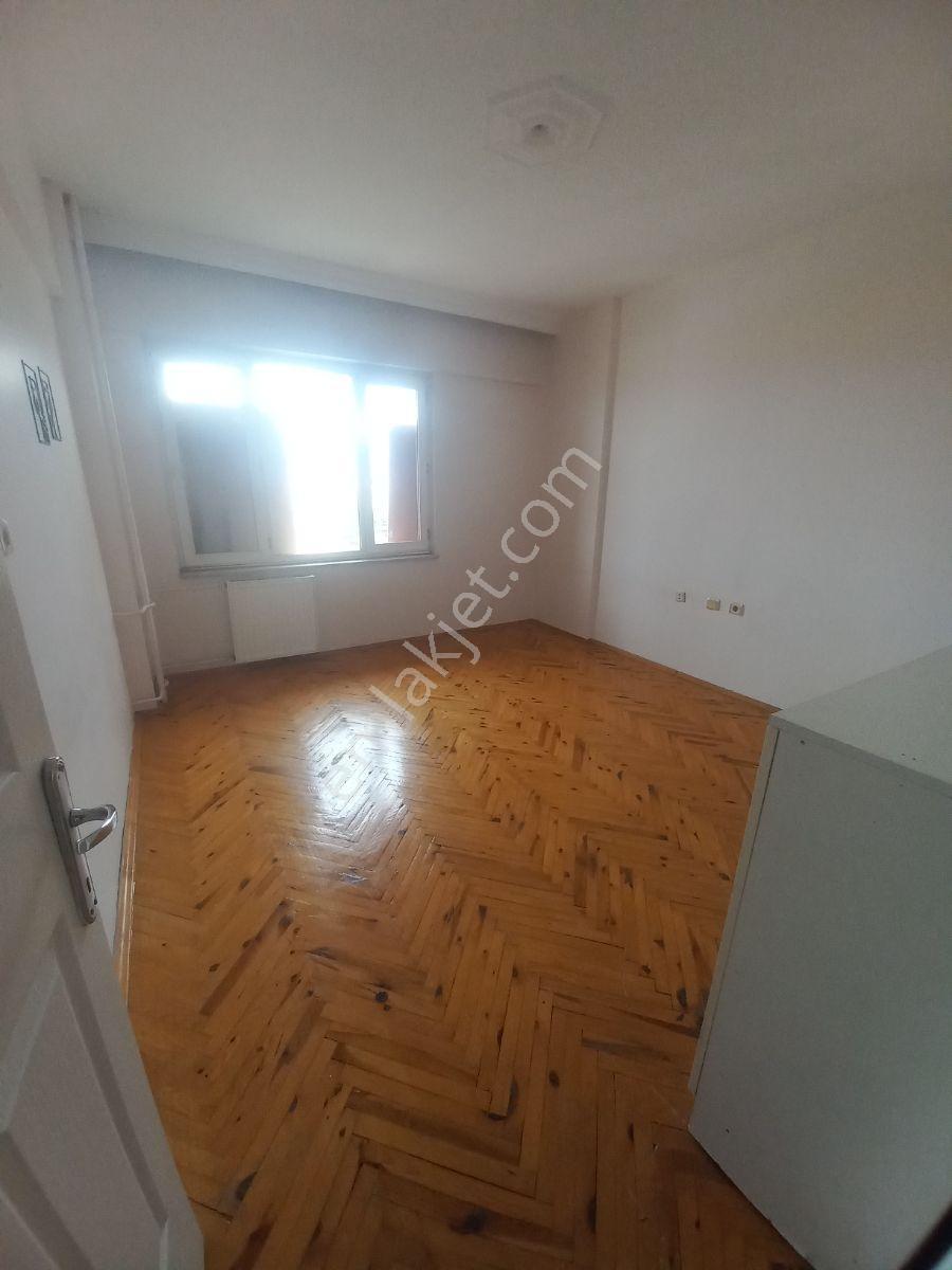 Lise Caddesin Kiralık Arakat Daire - Görsel 24