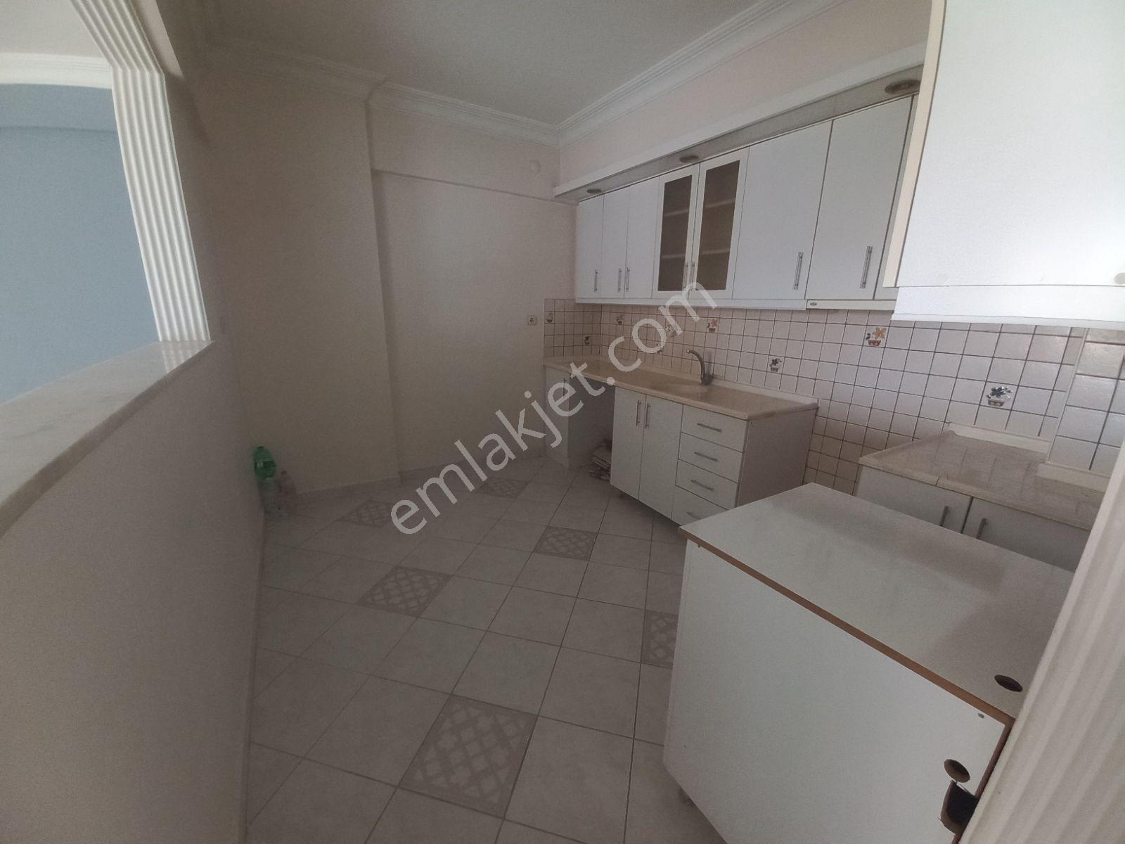 Lise Caddesin Kiralık Arakat Daire - Görsel 15