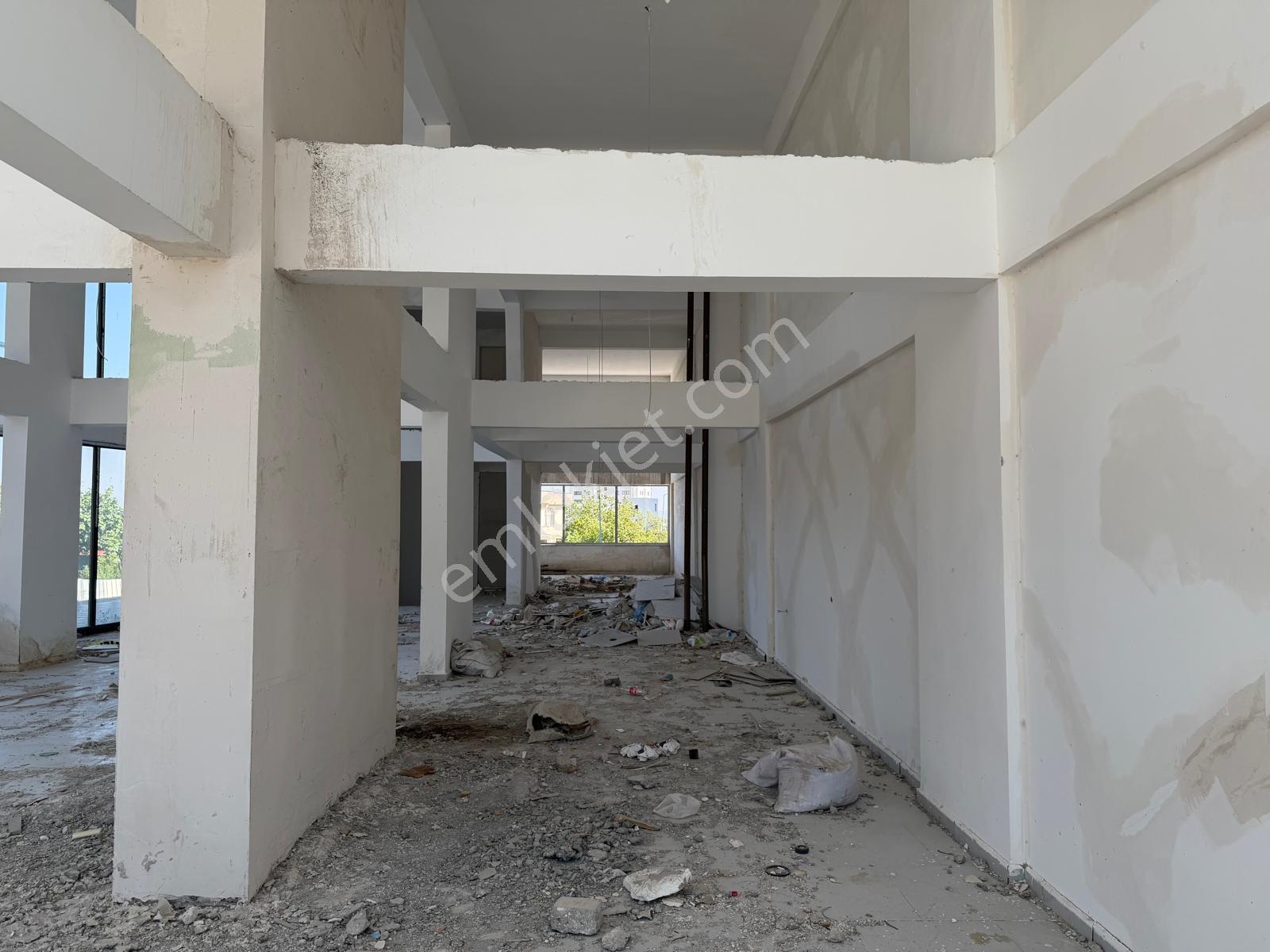 Ana Cadde Üzeri Satılık 310 Mkare Girişli Dükkan - Görsel 30