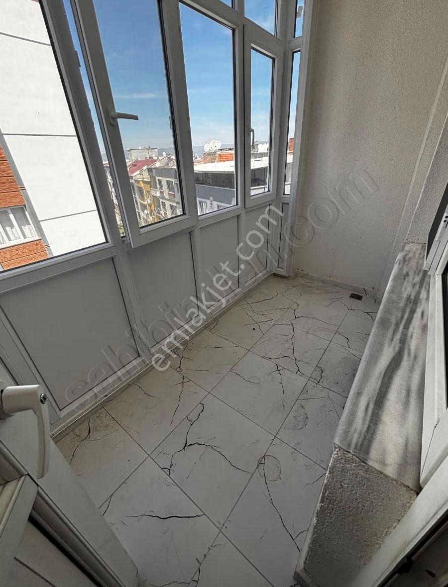 İş Bankası Karşısı 3+1 Kiralık Arakat Daire - Görsel 11