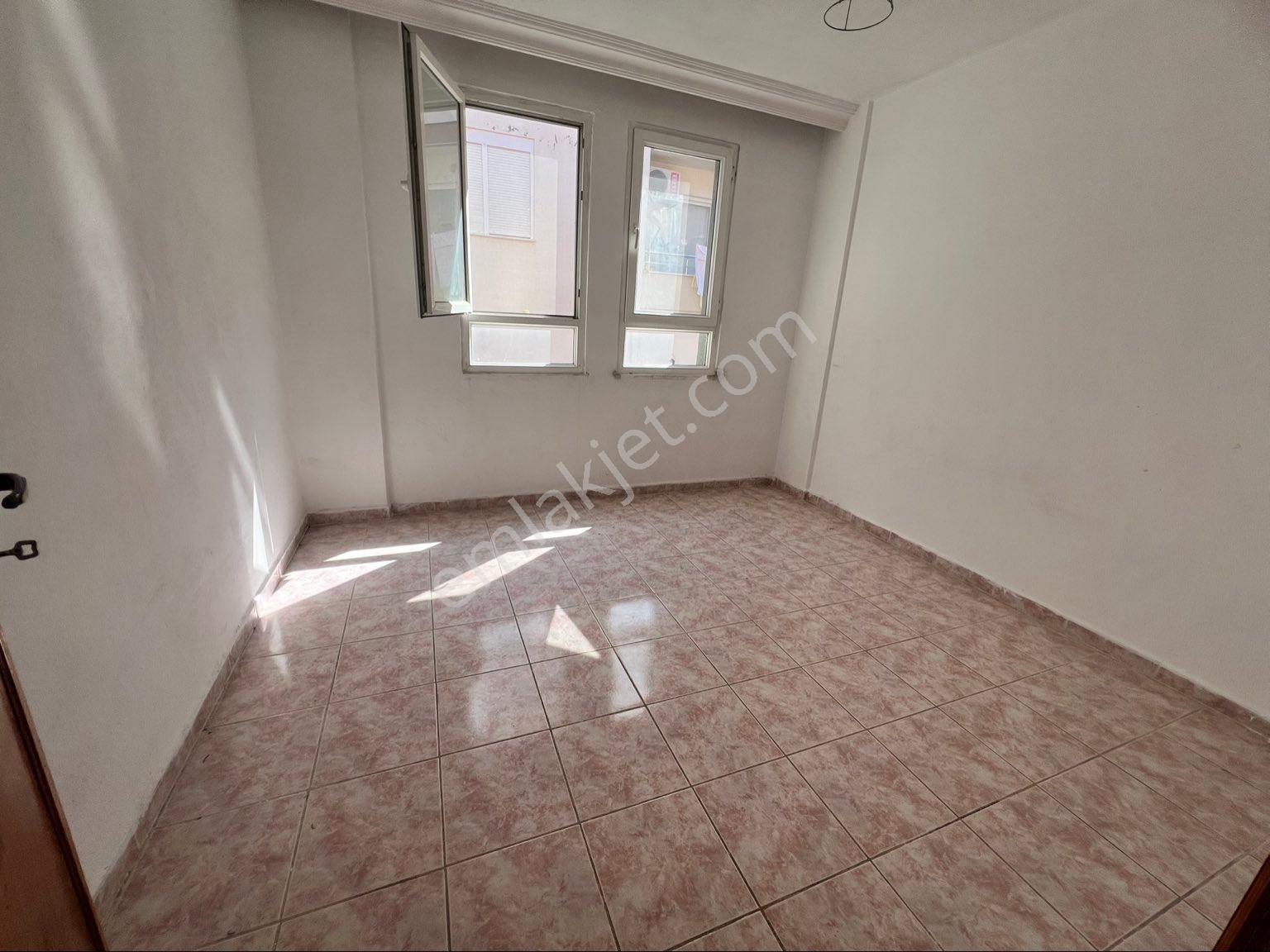 Gazi Mahallesi Geniş-ferah 2+1 Ayrı Mutfak Kiralık Daire - Görsel 6