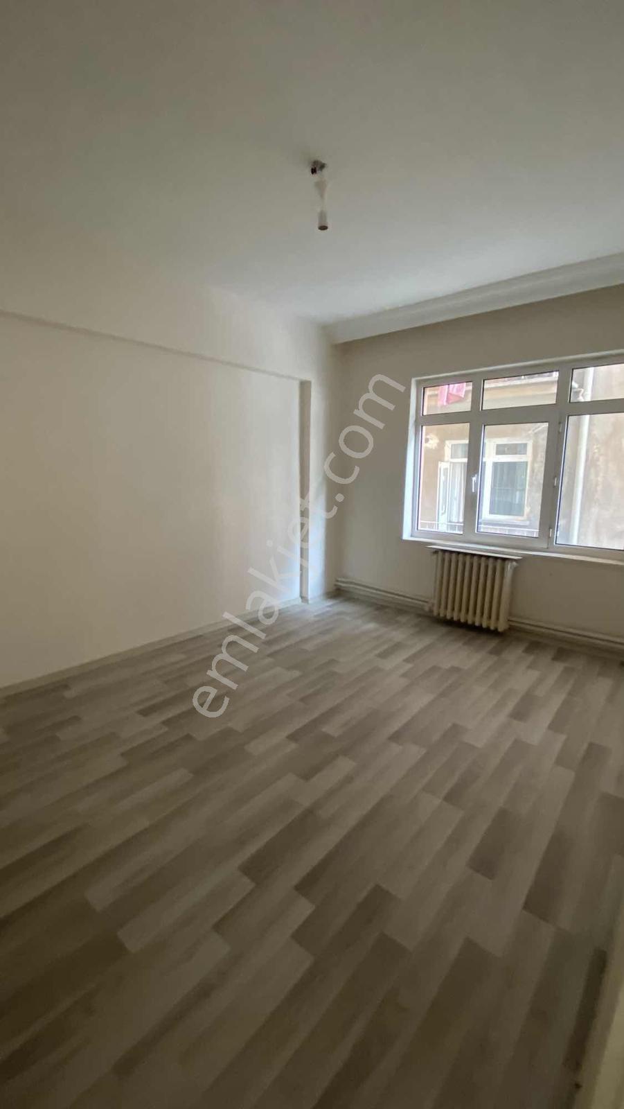 Metroya Yürüme Mesafesinde Yapılı 3+1 Kiralık - Görsel 9