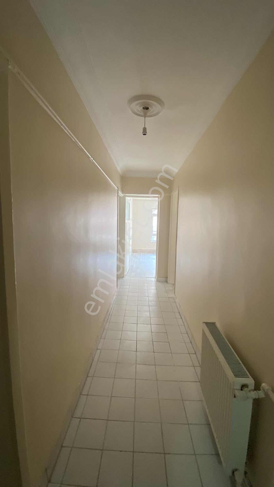 Metroya Yürüme Mesafesinde Yapılı 3+1 Kiralık - Görsel 11