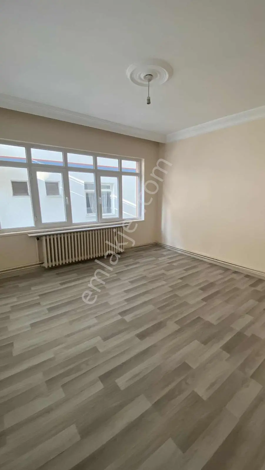 Metroya Yürüme Mesafesinde Yapılı 3+1 Kiralık - Görsel 4