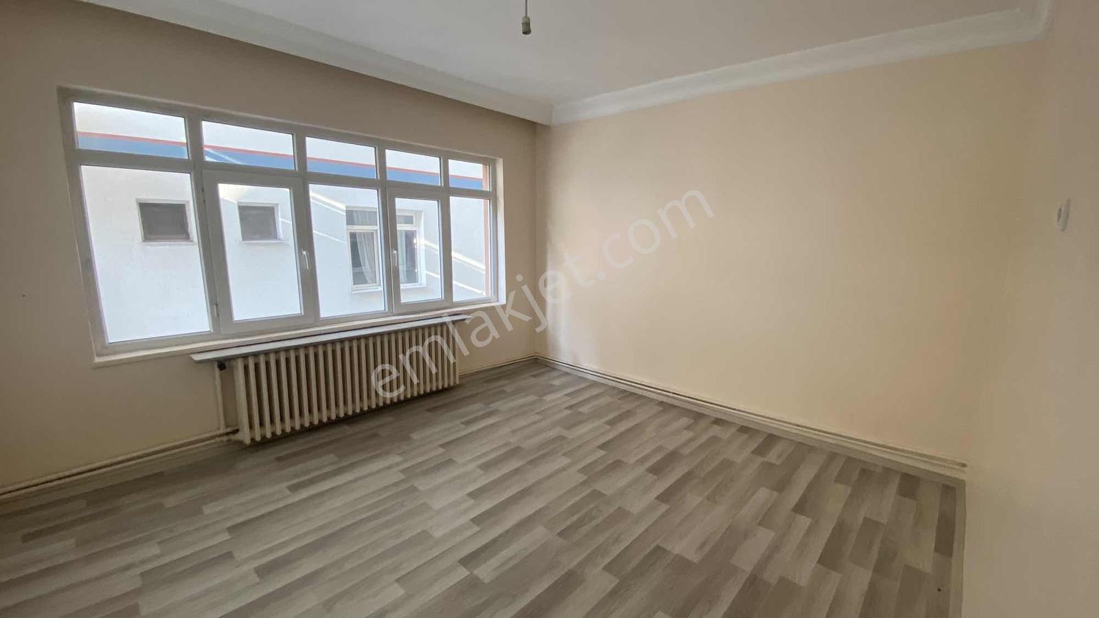 Metroya Yürüme Mesafesinde Yapılı 3+1 Kiralık - Görsel 8