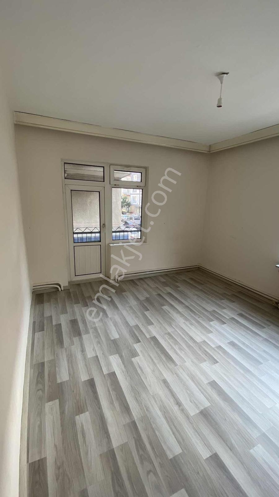 Metroya Yürüme Mesafesinde Yapılı 3+1 Kiralık - Görsel 6