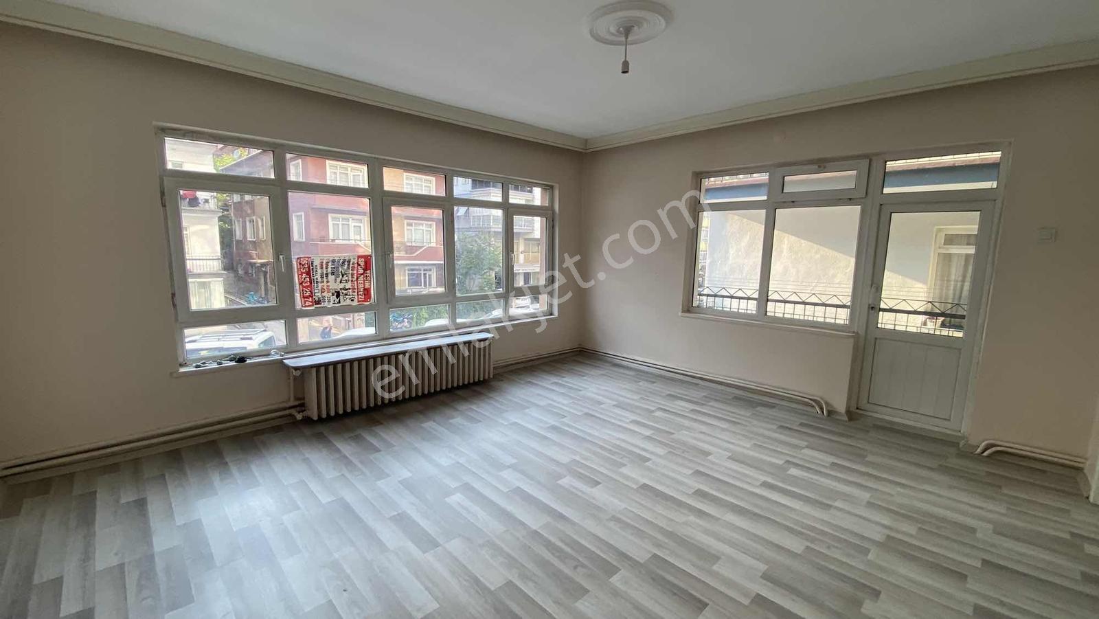 Metroya Yürüme Mesafesinde Yapılı 3+1 Kiralık - Görsel 3