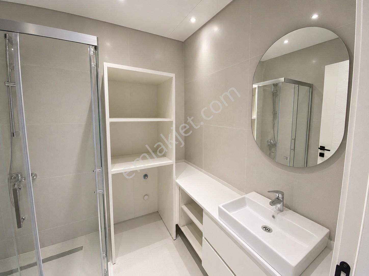 Kadıköyde Butik Havuzlu Site İçinde Kiralık 1+1 - Görsel 7