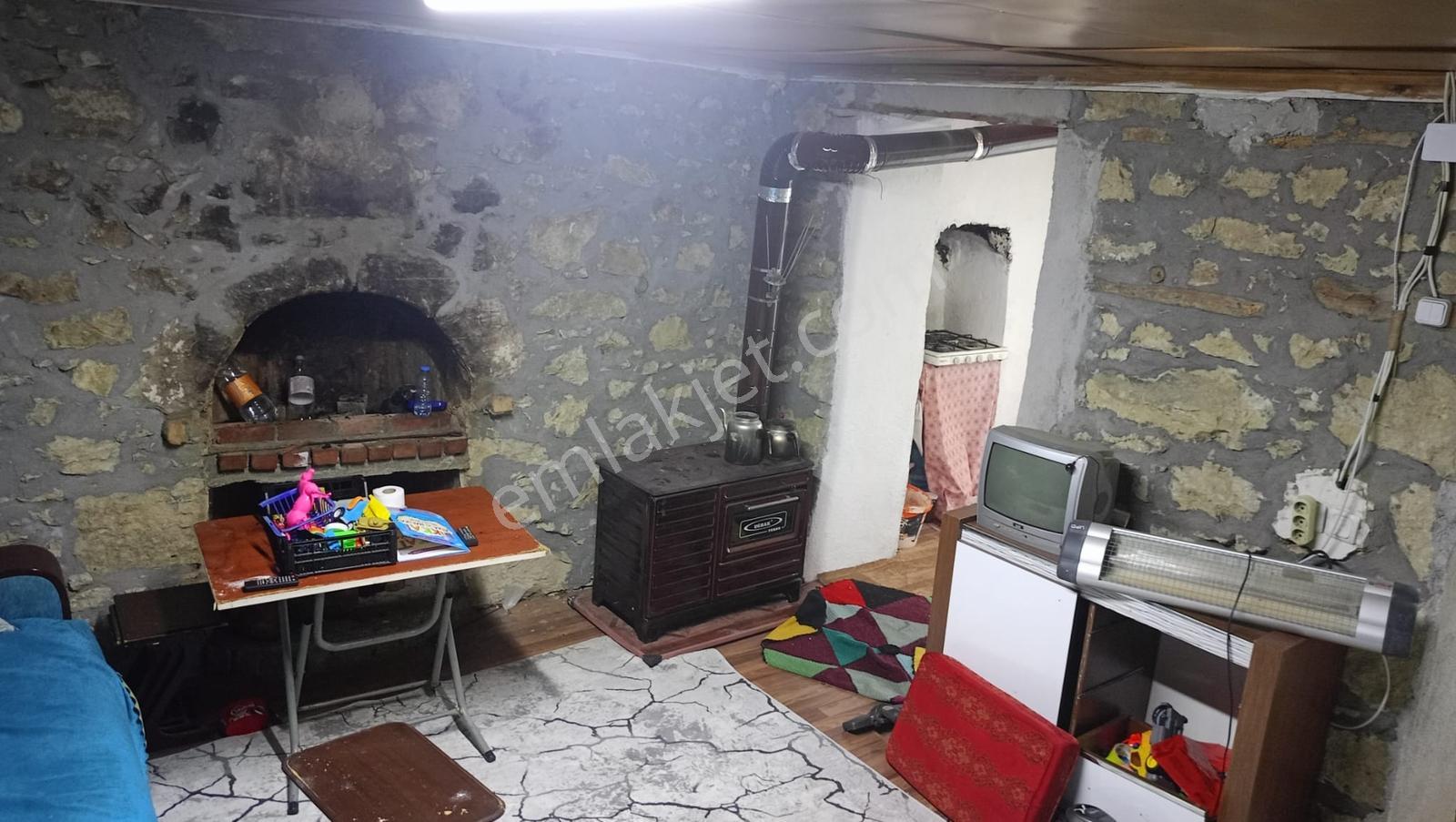 Bergama Koyuneli'nde Satılık Köy Evi - Görsel 7