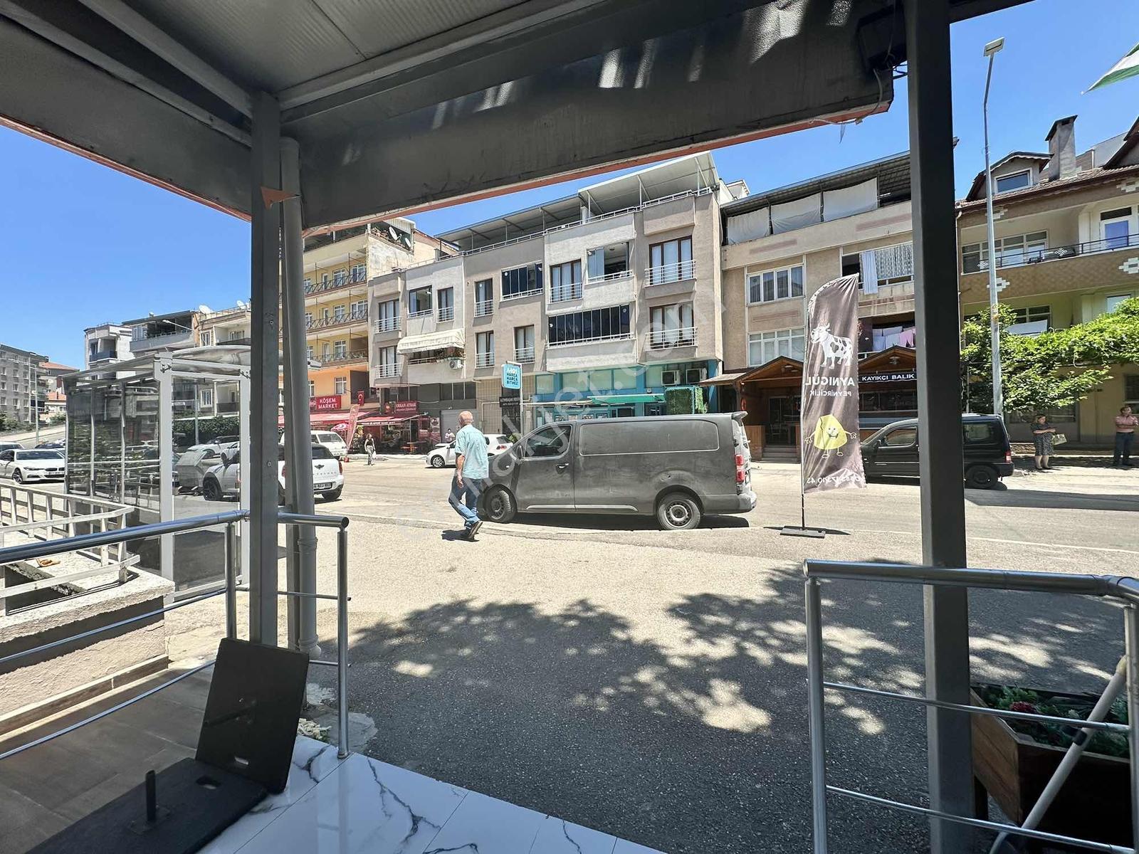 Doburcada Devren Cadde Üzeri Köşe Dükkan - Görsel 3