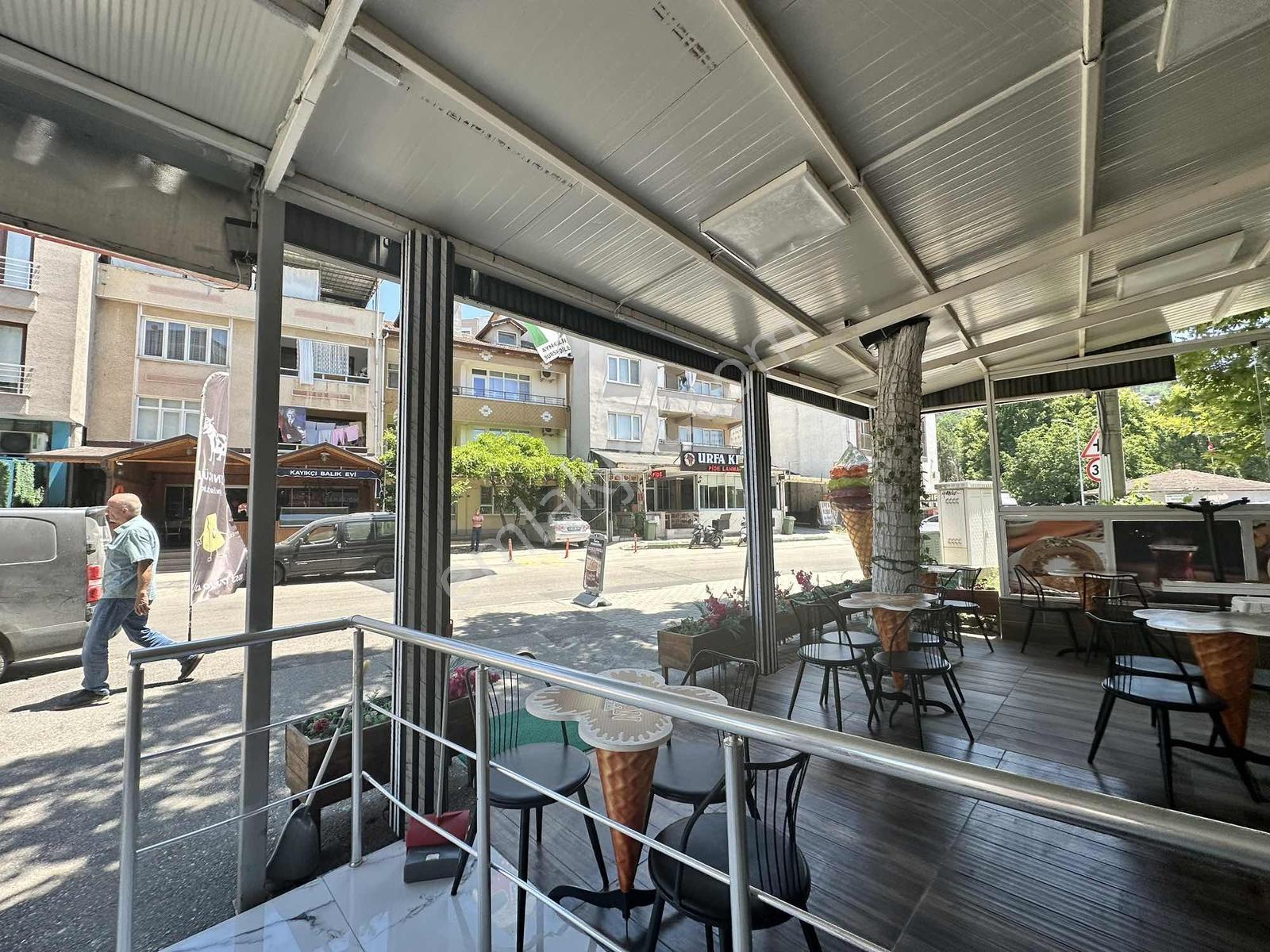 Doburcada Devren Cadde Üzeri Köşe Dükkan - Görsel 4