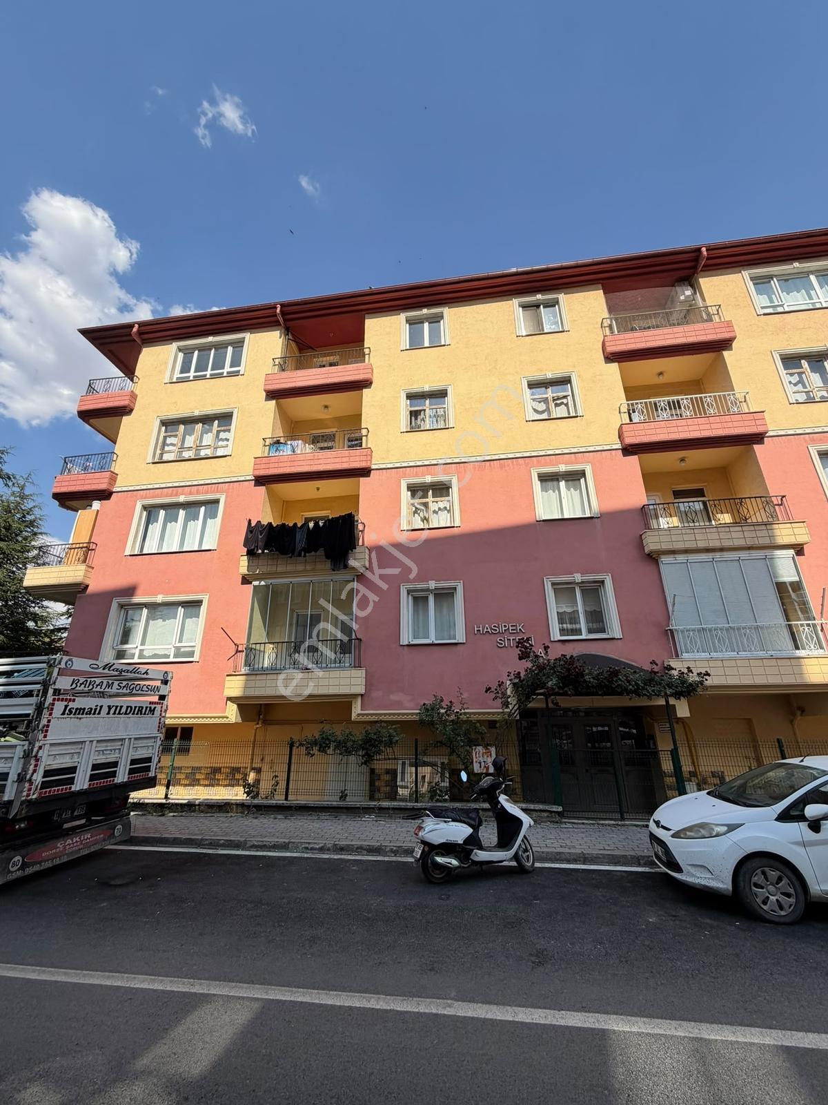 Mes Emlak'tan Merkezde Kaçırılmayacak 3+1 Kiralık Site Dairesi