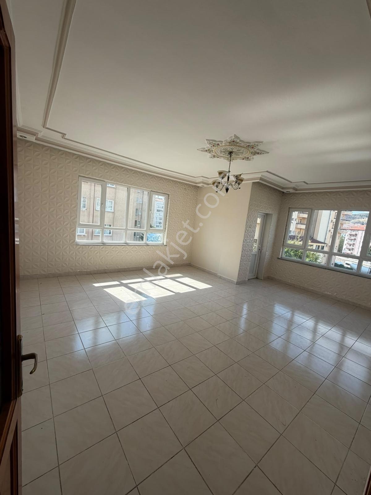 Mes Emlak'tan Merkezde Kaçırılmayacak 3+1 Kiralık Site Dairesi - Görsel 12