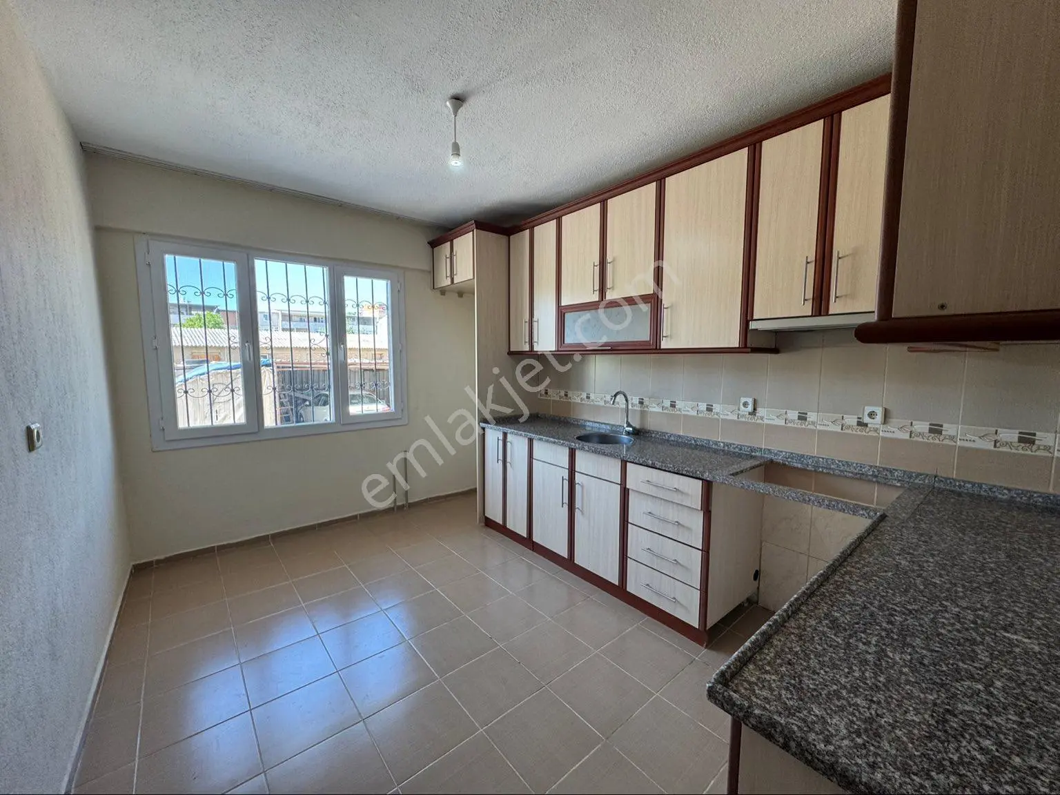 Buca Yenigün Mah. 3+1 140m2. Yüksek Giriş Büyük Kiralık Daire - Görsel 2
