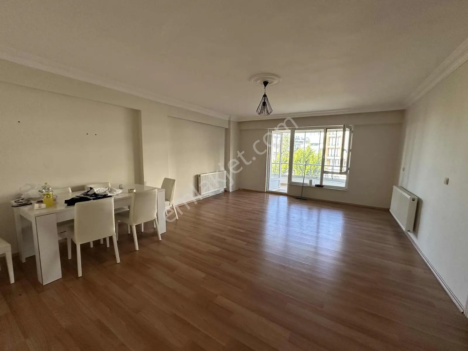 Deka Gayrimenkul'den İstiklal Mh Site İçi Kiralık 3+1 Daire