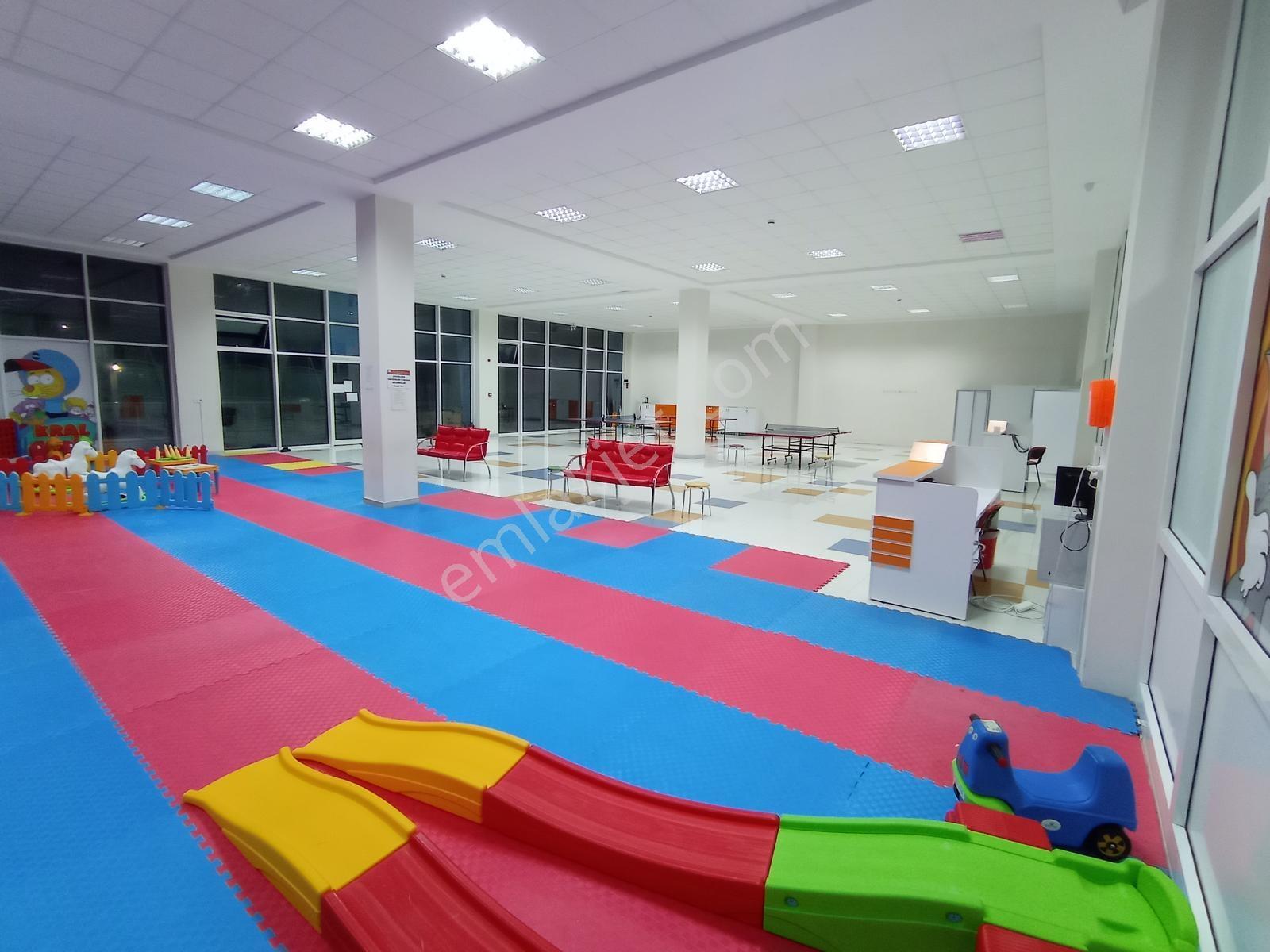Güvenlikli Sosyal Site Vadikentin En İyi Cephesinde 3+1 Kiralık - Görsel 20