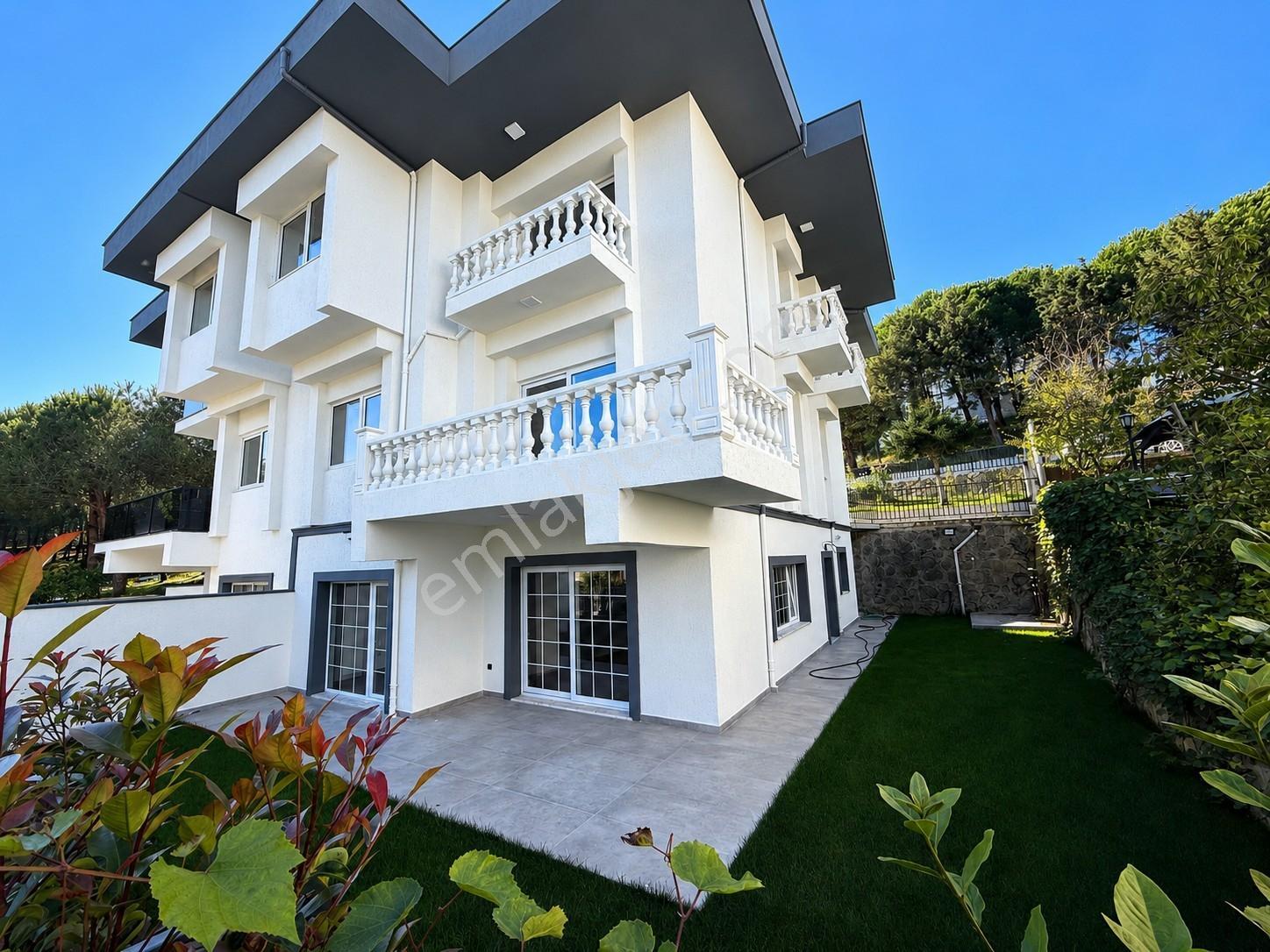Kısa Süreli!!! Çengelköy Yakın Konumda Masrafsız Tripleks Villa - Görsel 14