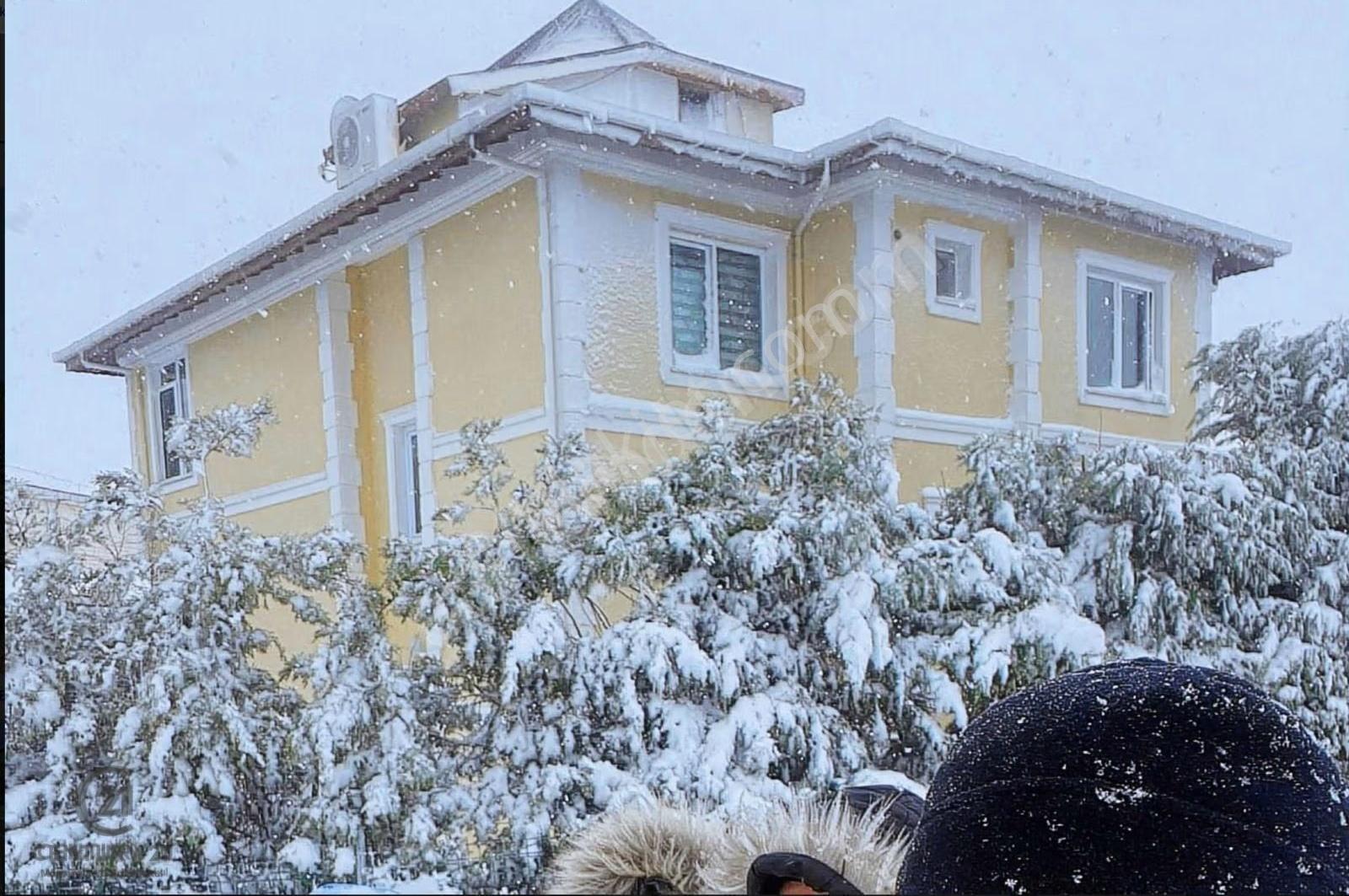 Çatalca Ceylankent Sitesinde Tripleks Villa - Görsel 14