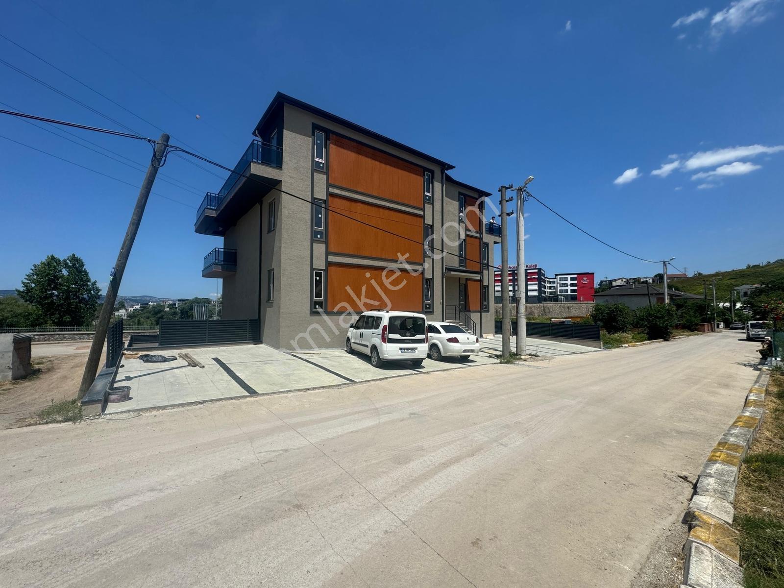 Tarcanlardan Başiskelede Deniz Manzaralı 3+1 Satılık Daire