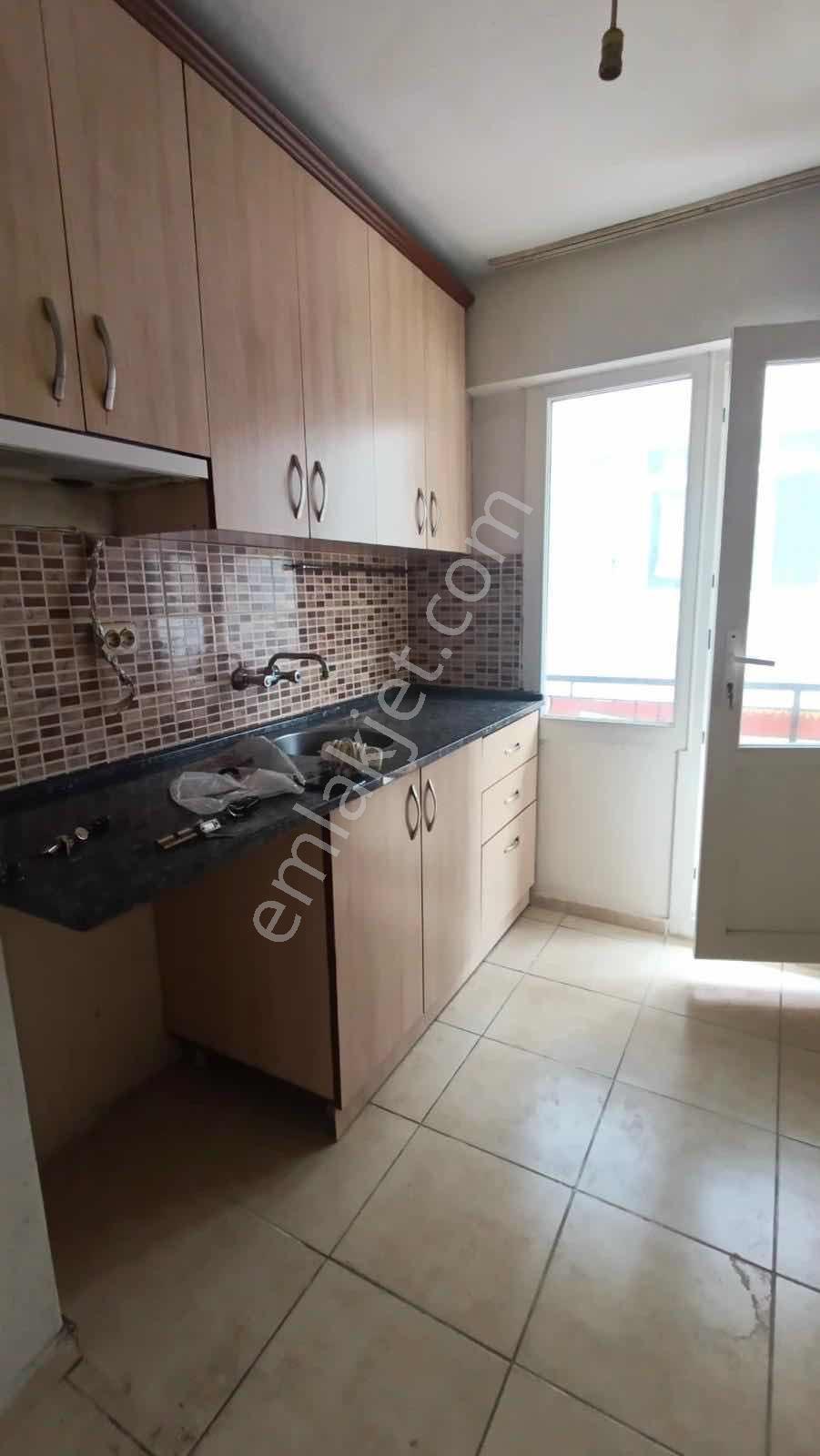 İlahiyet Fakültesi Göztepe Metro Yakını 3+1 130 M2 Arakat Daire - Görsel 20