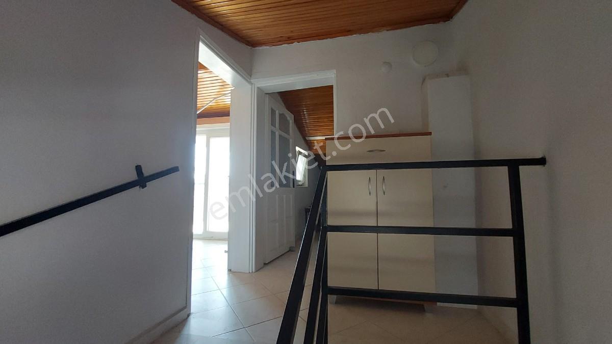 Kuşadasında Denize Çok Yakın Satılık Triplex 3+1 Eşyalı Yazlık - Görsel 18
