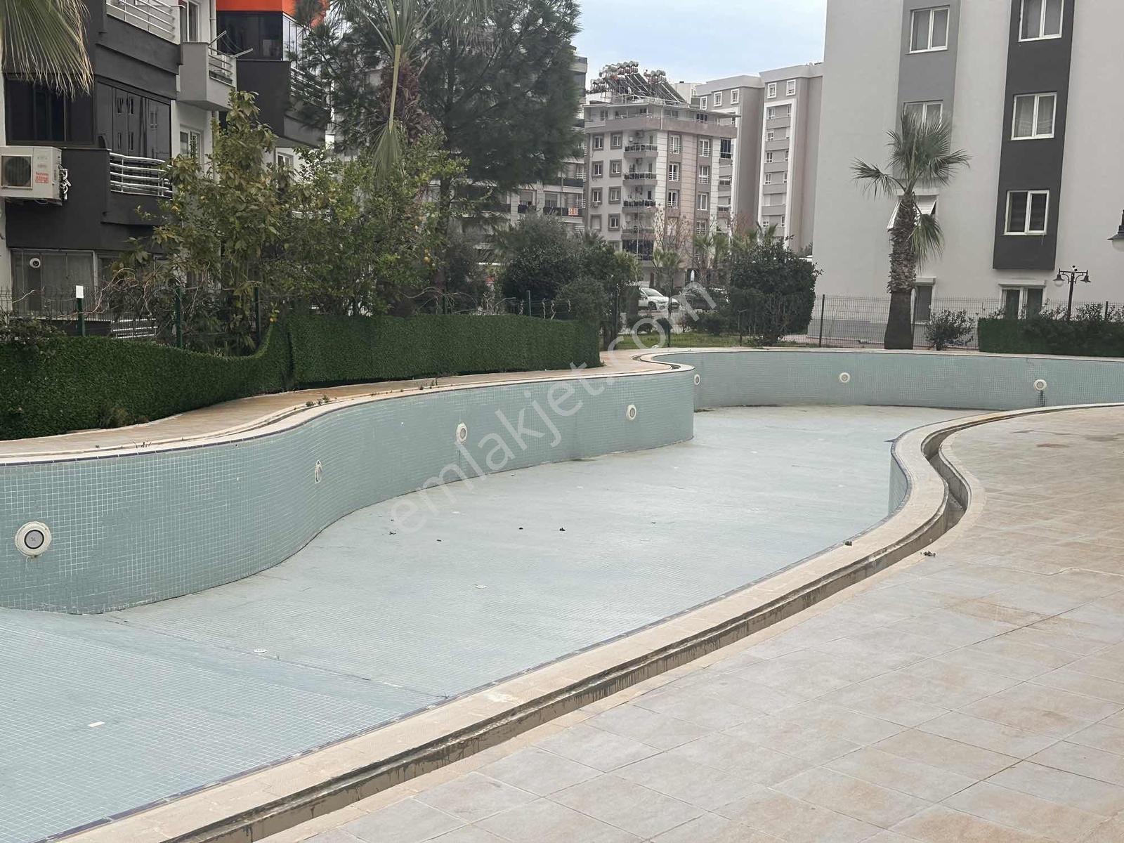 Evşen Gayrimenkulden Eşyalı 3+1 Kiralık Daire - Görsel 5