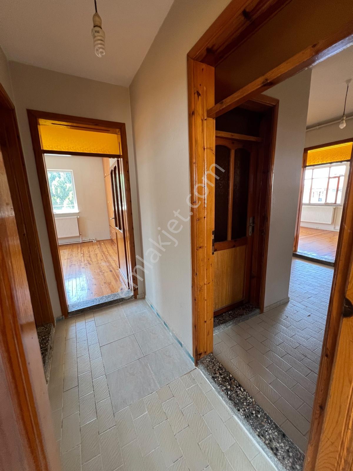 Zeytinköy Mah Yeniyol Altı Çift Balkonlu Kiralık 3+1 Daire - Görsel 15