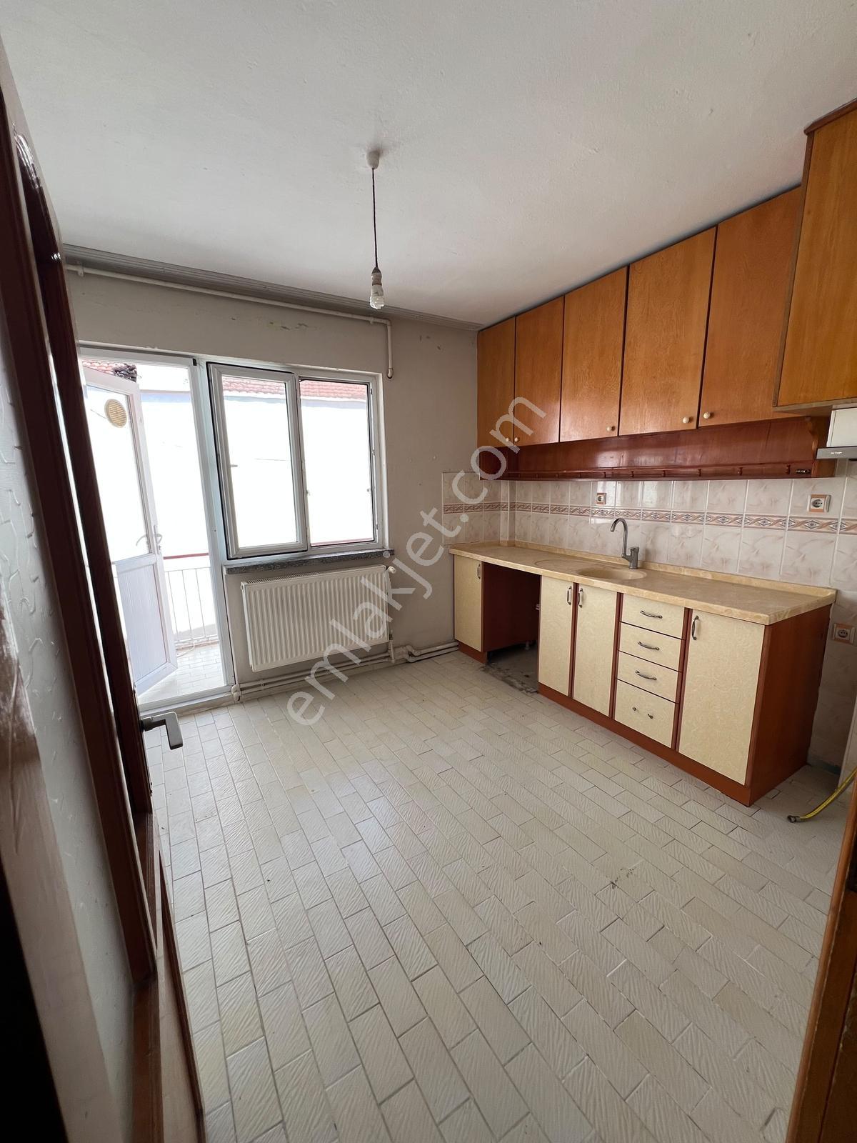 Zeytinköy Mah Yeniyol Altı Çift Balkonlu Kiralık 3+1 Daire - Görsel 11