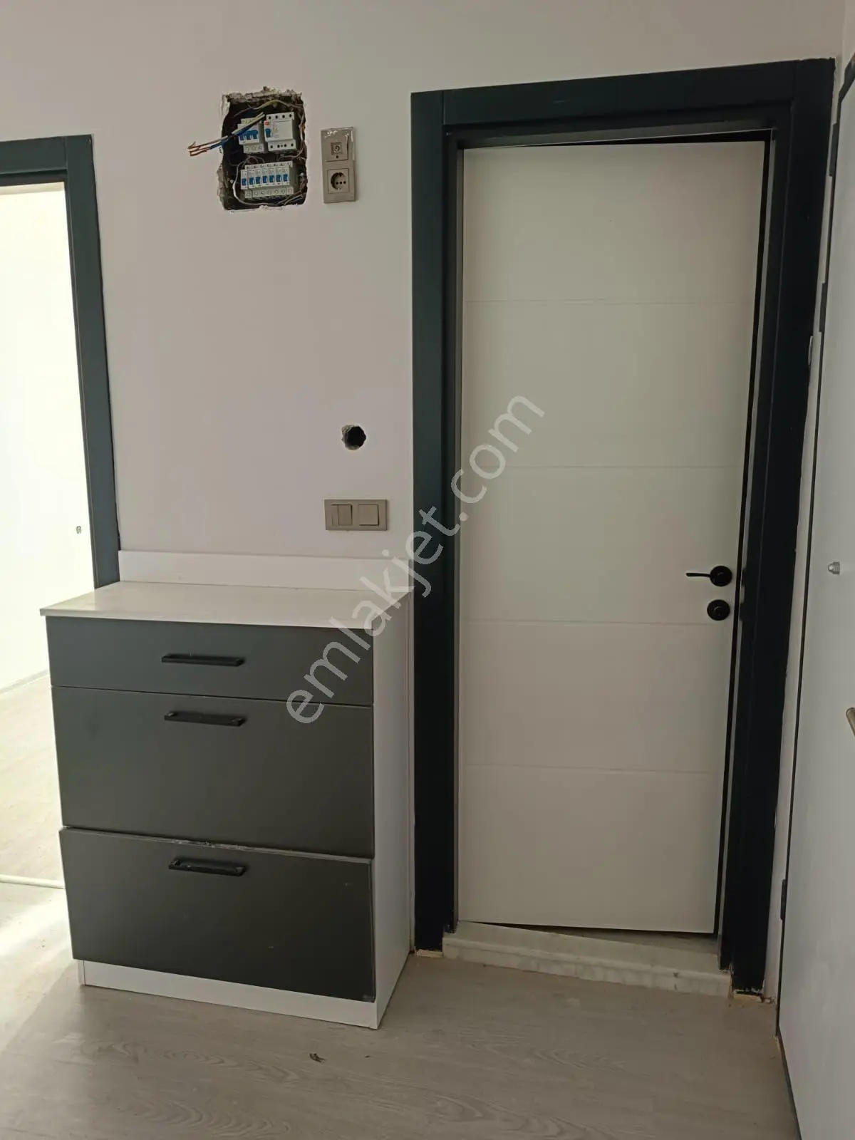Birlik Gayrimenkul Den Çınarlı Bulvar Üzeri 1+1 Ulaşım Sıkıntısı Olmayan Geniş Oturumlu Fırsat Daire - Görsel 4