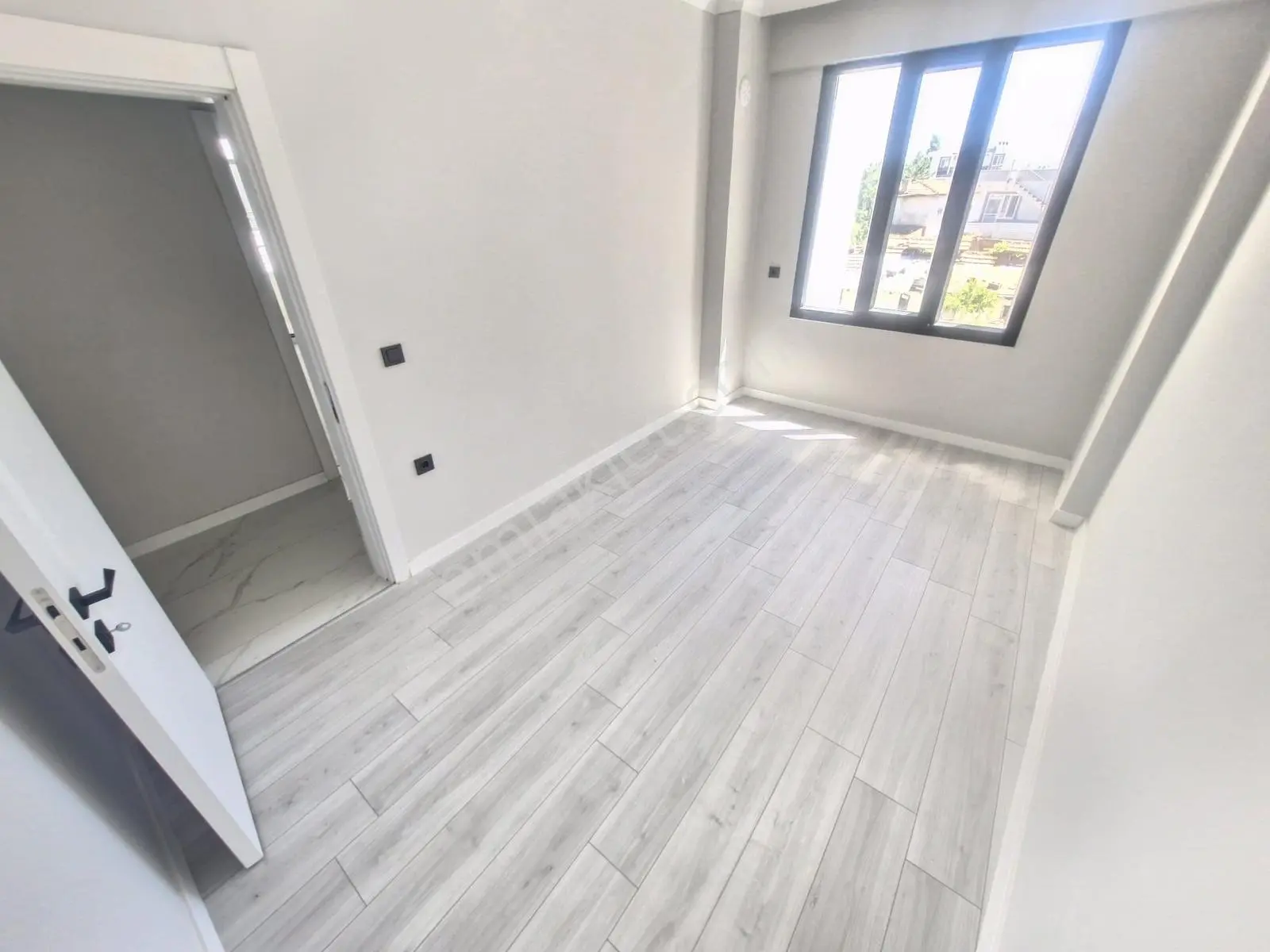 Huzur'dan Merkezi Konumda Arakat 2+1 Doğalgazlı Satılık Daire - Görsel 33
