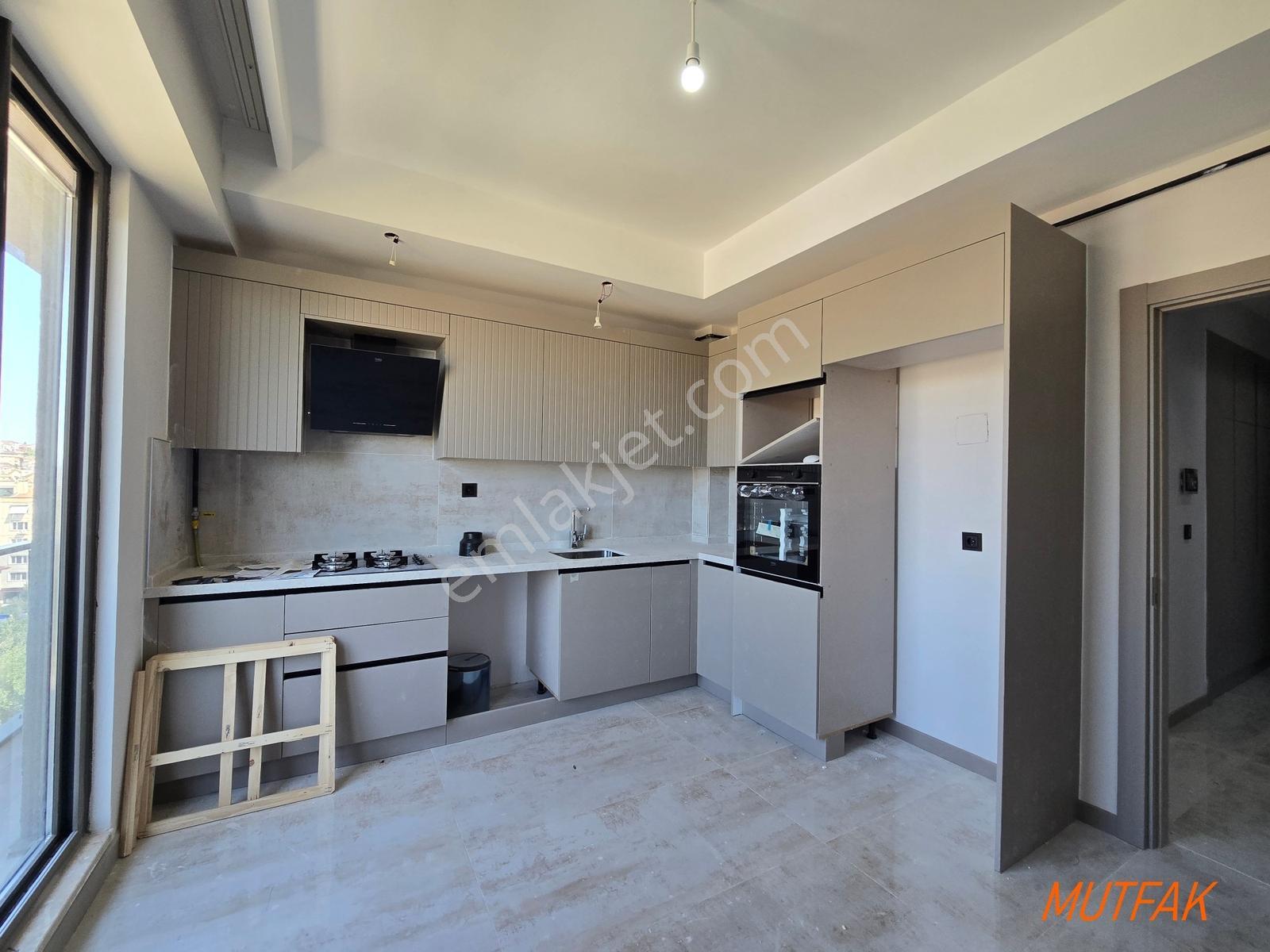 Mefgyd'den Akpınar'da 3+1 122m² Oturuma Hazır Kiralık Köşe Daire - Görsel 14