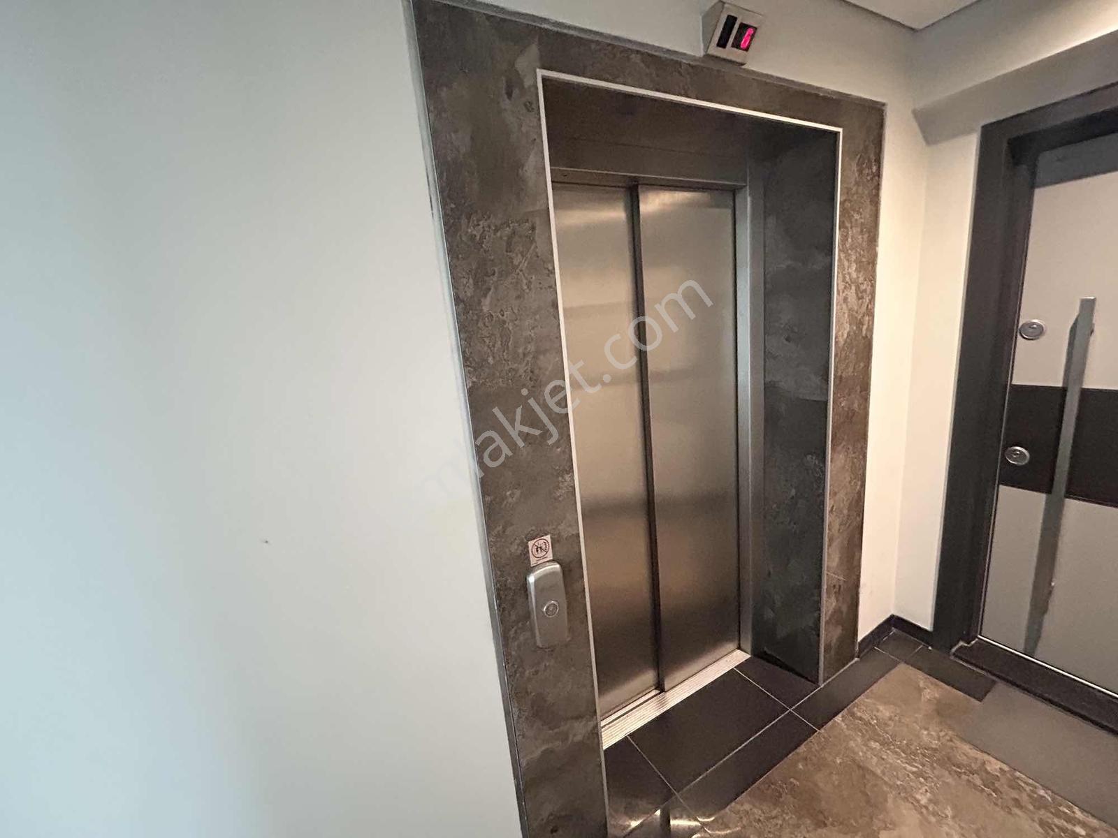 Kuşadası Merkez Kamu Ve Kurumlara Yürüme Mesafede Kiralık Ofis - Görsel 29