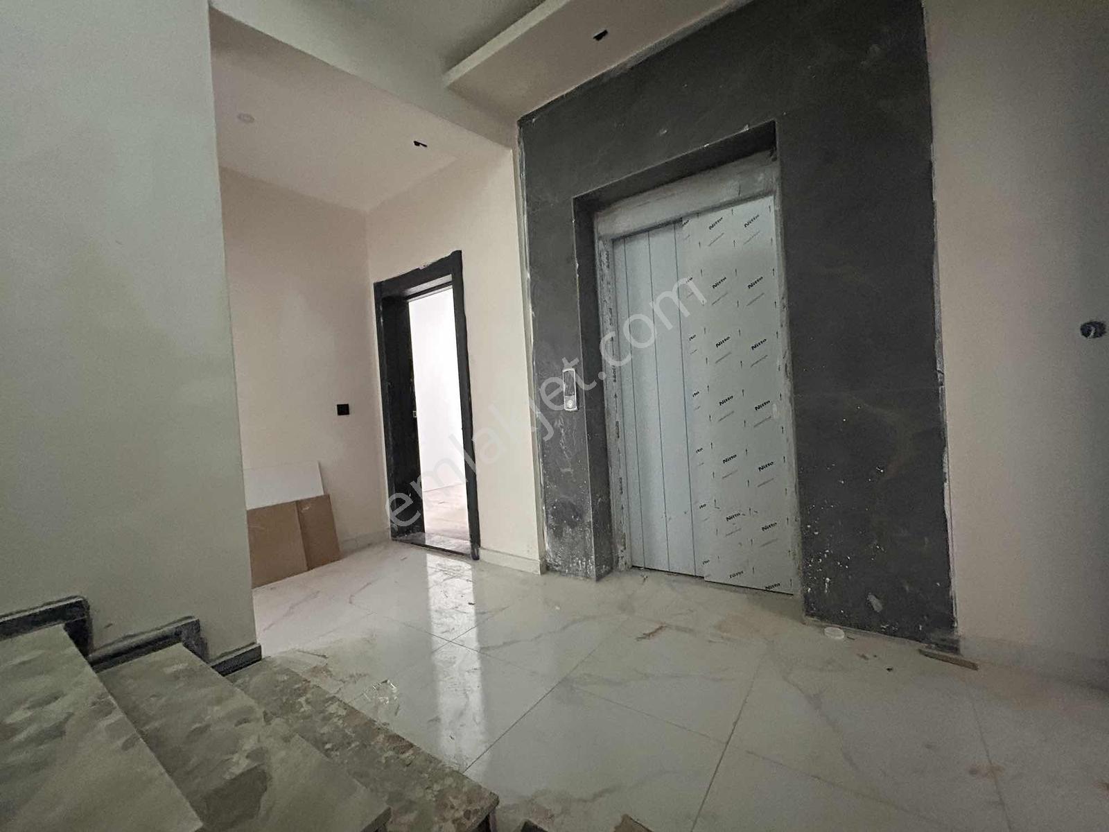 Kuşadası Merkez Kamu Ve Kurumlara Yürüme Mesafede Kiralık Ofis - Görsel 18