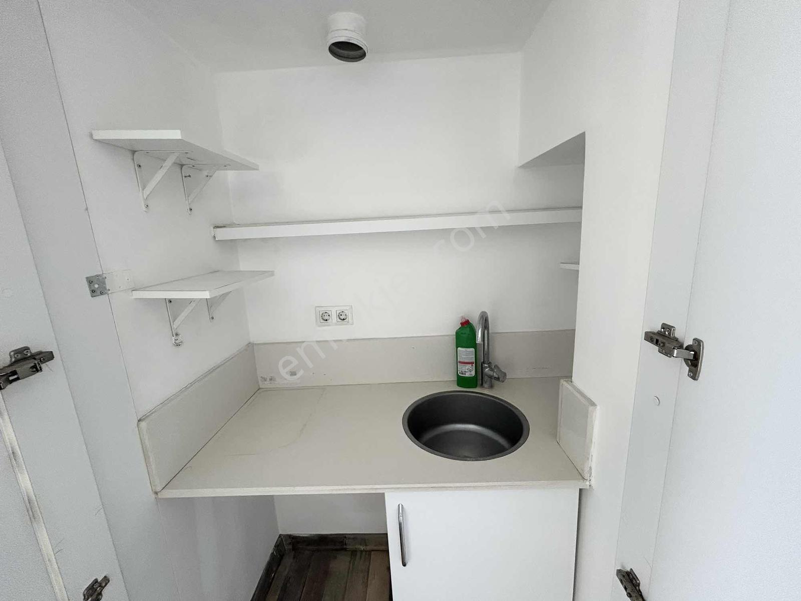 Kuşadası Merkez Kamu Ve Kurumlara Yürüme Mesafede Kiralık Ofis - Görsel 33