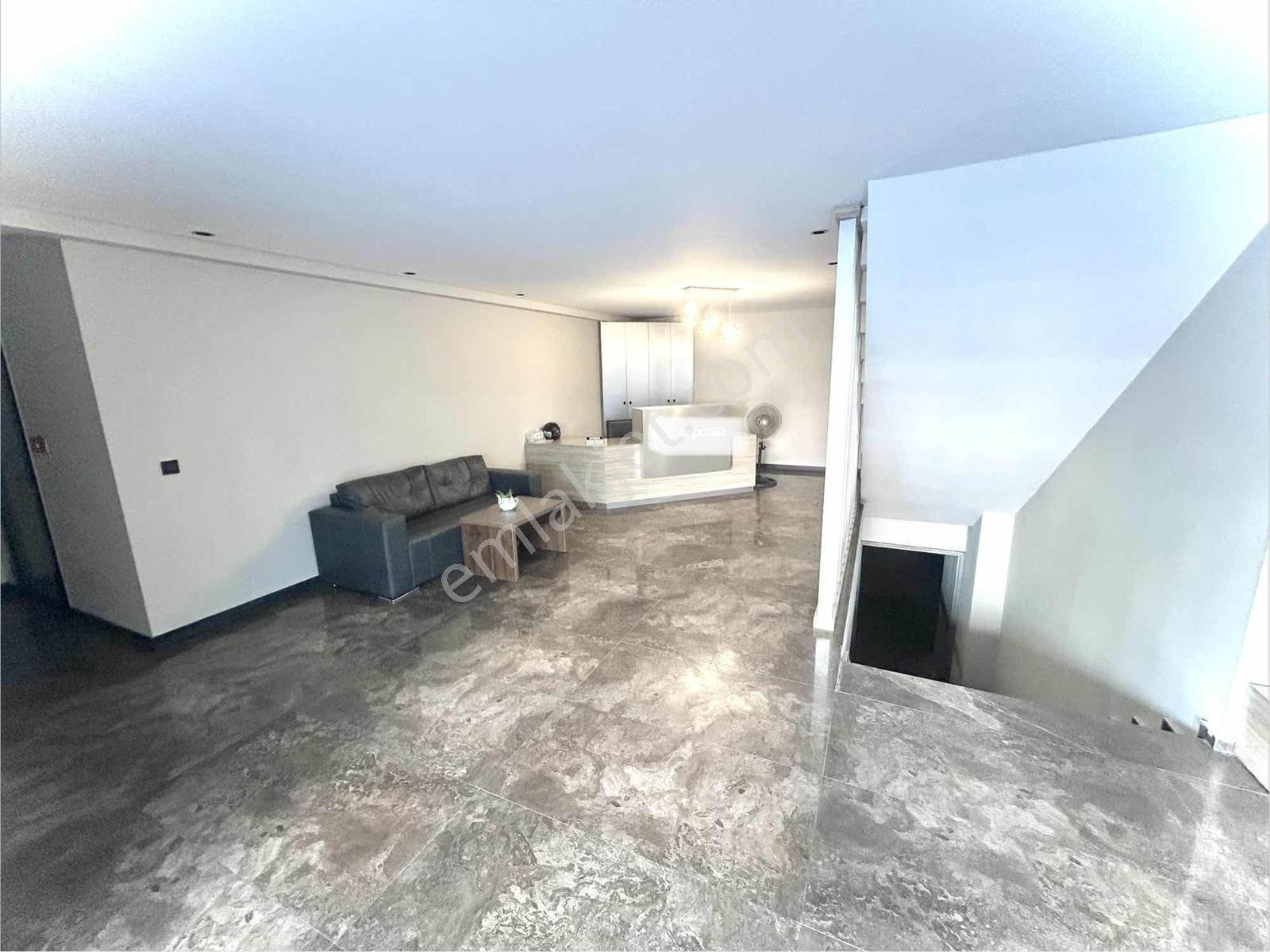 Kuşadası Merkez Kamu Ve Kurumlara Yürüme Mesafede Kiralık Ofis - Görsel 15