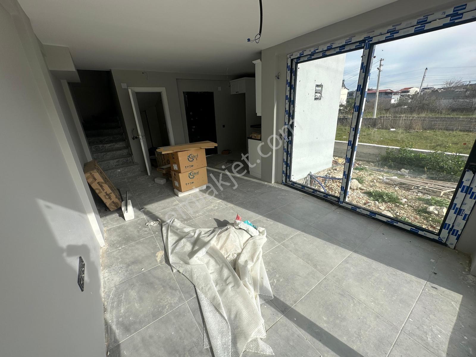 Urla'da Daire Parasına Villa - Görsel 12