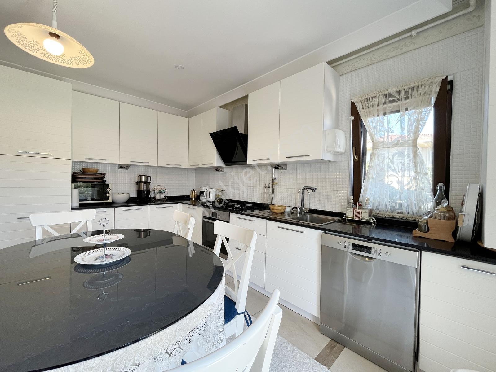 Tepeören Formula Country | 800 M² Bahçeli | Havuzlu Lüks Villa - Görsel 8
