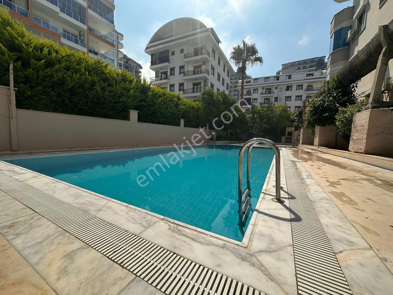 Mahmutlar Mahallesi Şekerci Apartmanı'nda 3+1 Eşyalı Ayrı Mutfak Kiralık Daire - Görsel 25