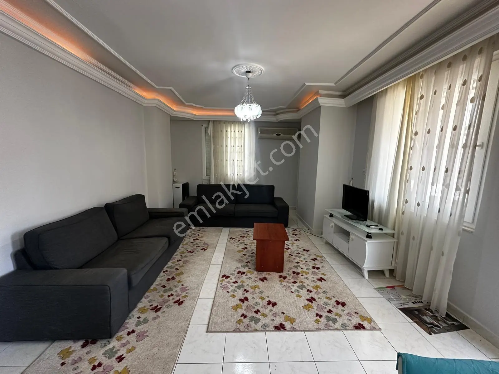 Mahmutlar Mahallesi Şekerci Apartmanı'nda 3+1 Eşyalı Ayrı Mutfak Kiralık Daire