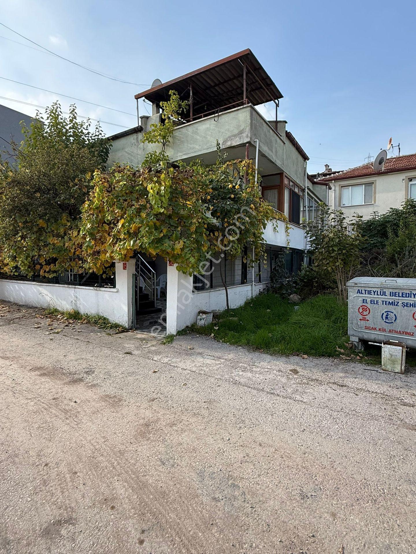 Kiralık 2+1 Eşyalı Sütlüce Mah Merkezi Konum