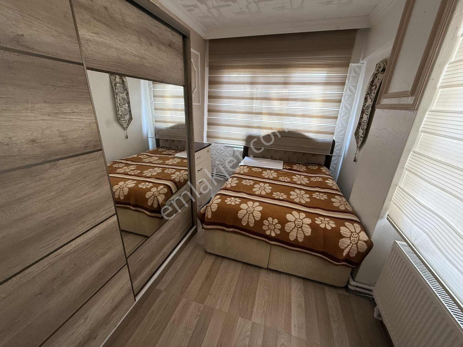 Yalova Merkez Fatih Caddesinde Kiralık Eşyalı 2+1 Arakat Daire - Görsel 3