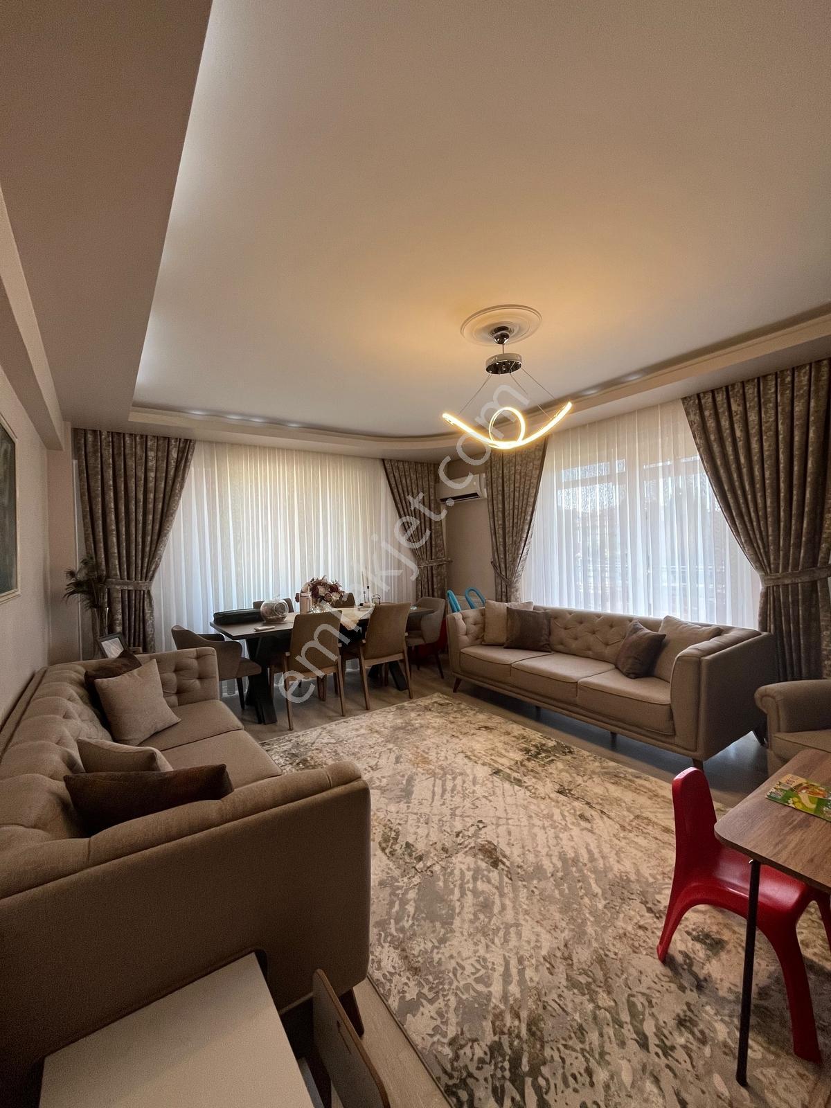 Sağlık Mahallesinde Merkezi Konumda Satılık 3+1 Arakat Daire
